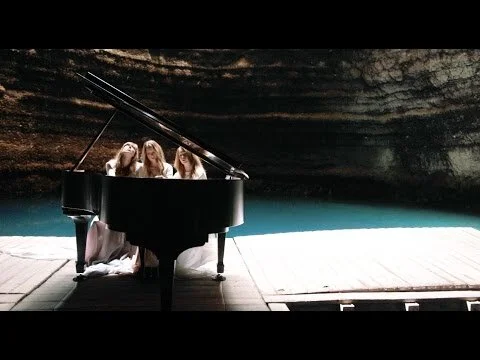 Clair de Lune for 3 pianists- The 5 Browns