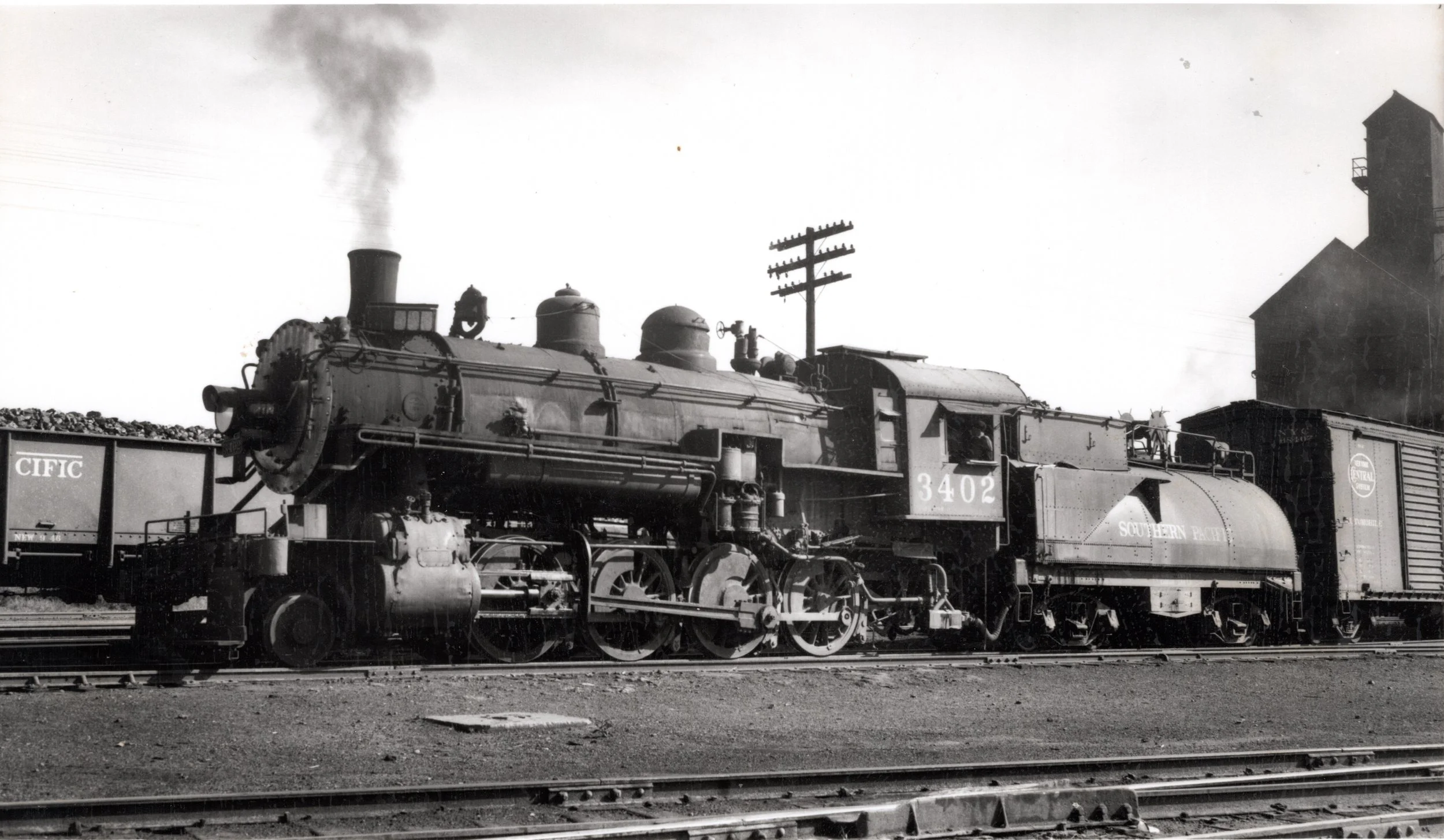 Southern Pacific 3402 at Tucumcari.jpg