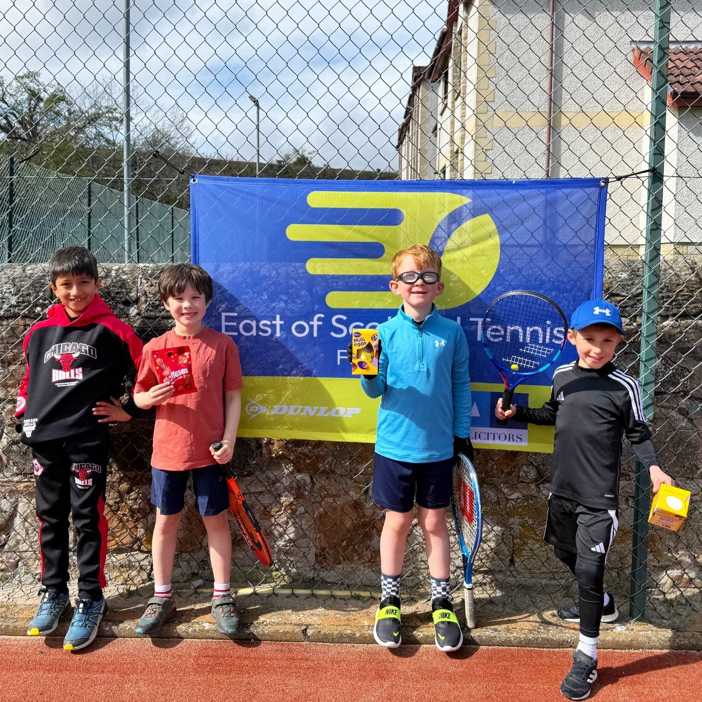 What a fantastic event 👏

Last Saturday 40 players competed, 13 clubs represented, 76 matches played and an incredible 1165 points battled out on court 💪🎾

A huge shoutout to Lachlan for winning a Fuzzy Wee Ball and earning bonus points for the te