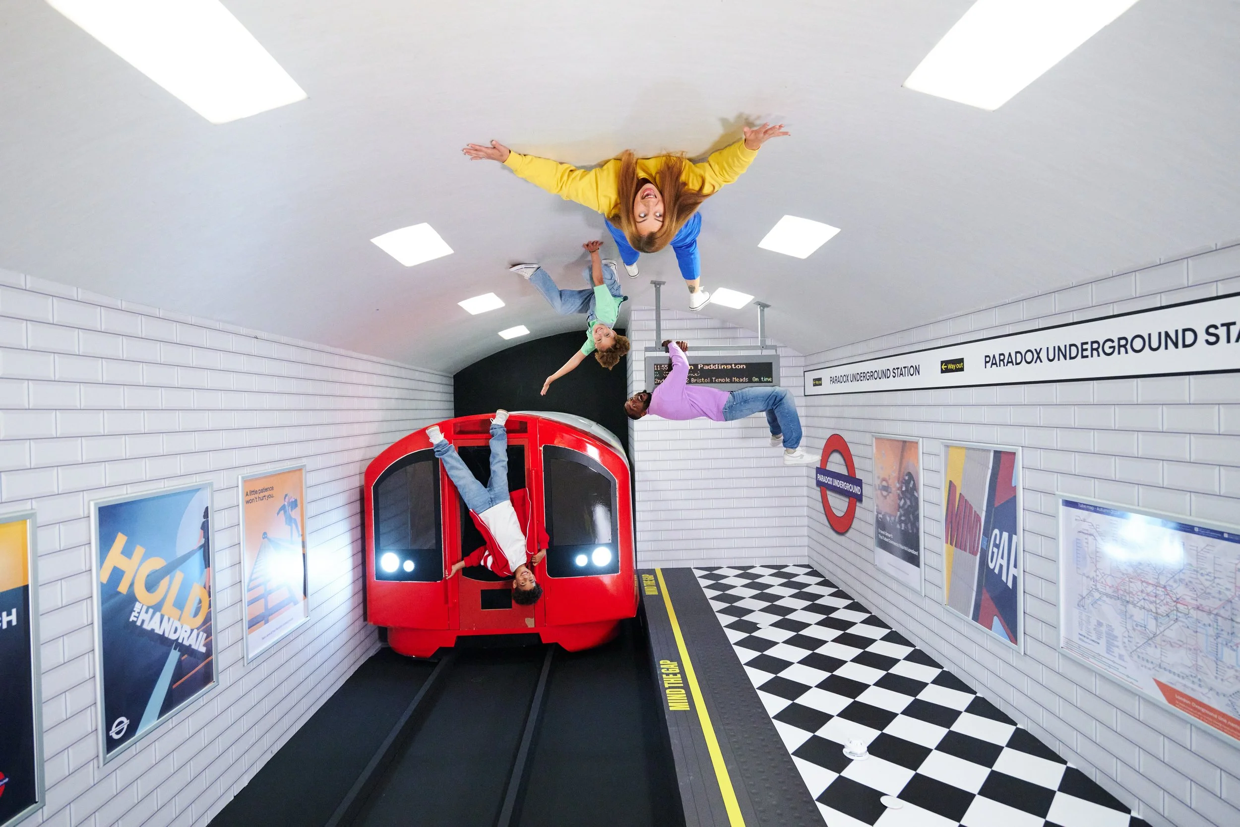 240724_Paradox_05_Tube Family_0781.jpg