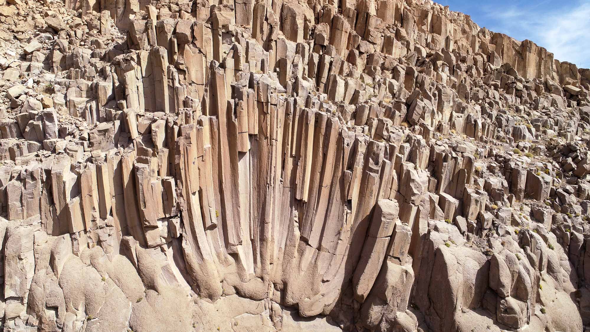 Rosette jointing in Owens Gorge