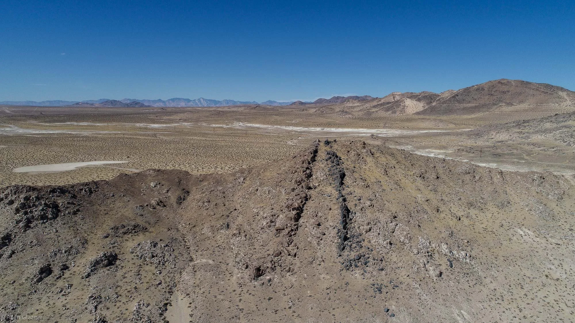 Independence dikes near Poison Canyon