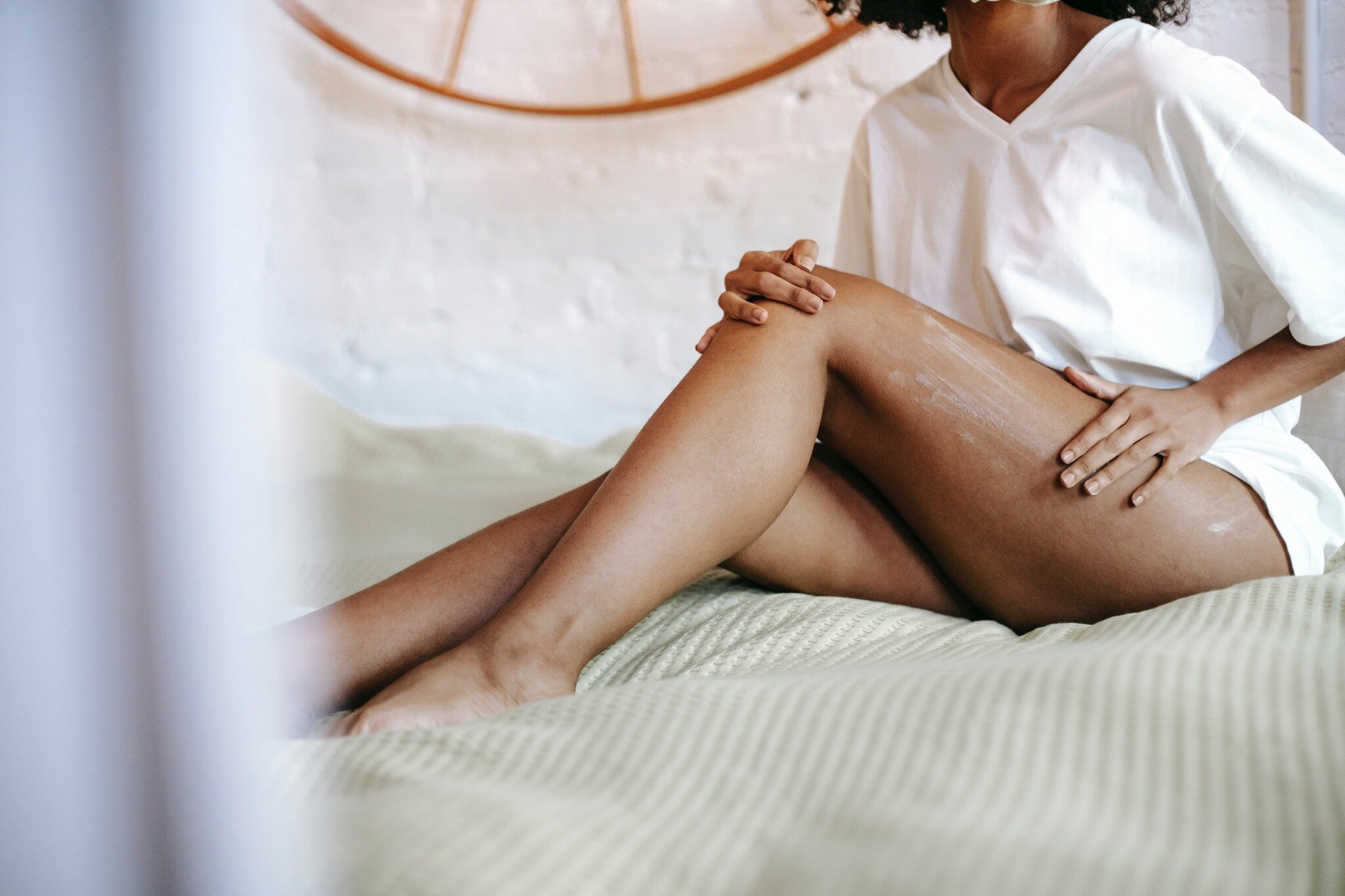 We learnt that you want to learn more about hair laser removal.
Going into summer is the best time to remove some of the myths.
Here we are bringing you the top questions and answers.

Will I Experience Discomfort?

While everyone has a different pai