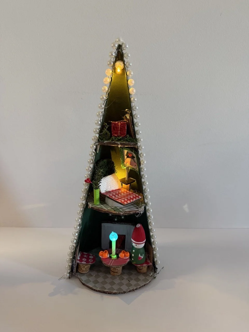 December 13, 3.00-4.30 pm - Christmas Tree House (6+ y.o.)