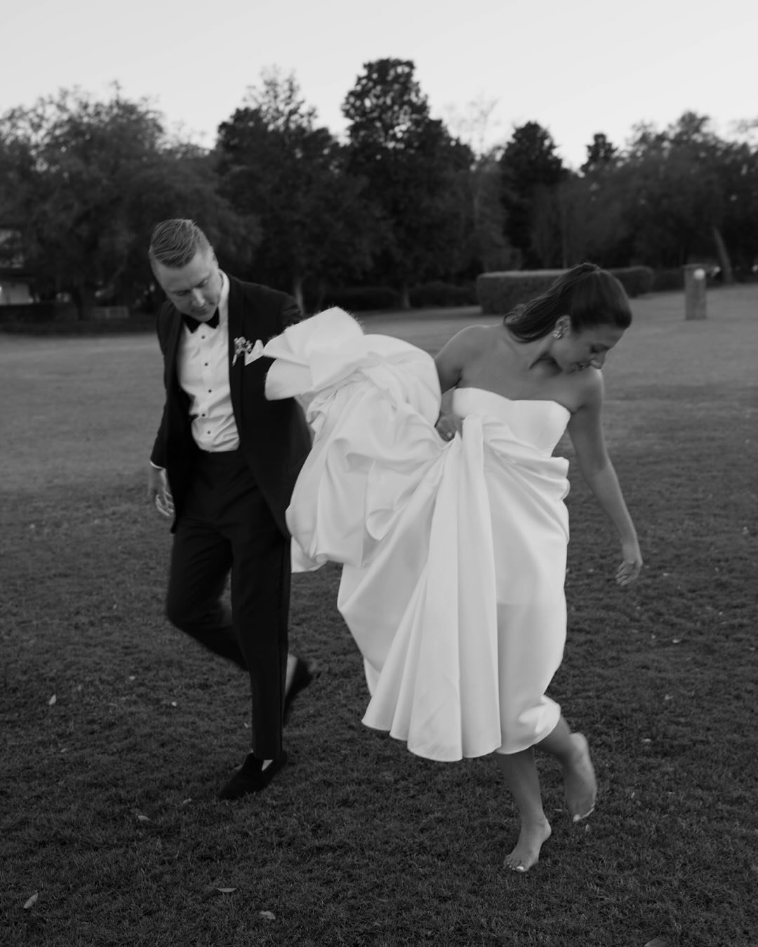 Erica and Max&rsquo;s stunning wedding day down in Charleston, SC! It truly couldn&rsquo;t have been more perfect 

Wedding Team: 
Photographer @saintevansphoto 
Planning Team @curatedeventscharleston 
Cake/Catering/Florals @duvalleventschs 
HMU @sil