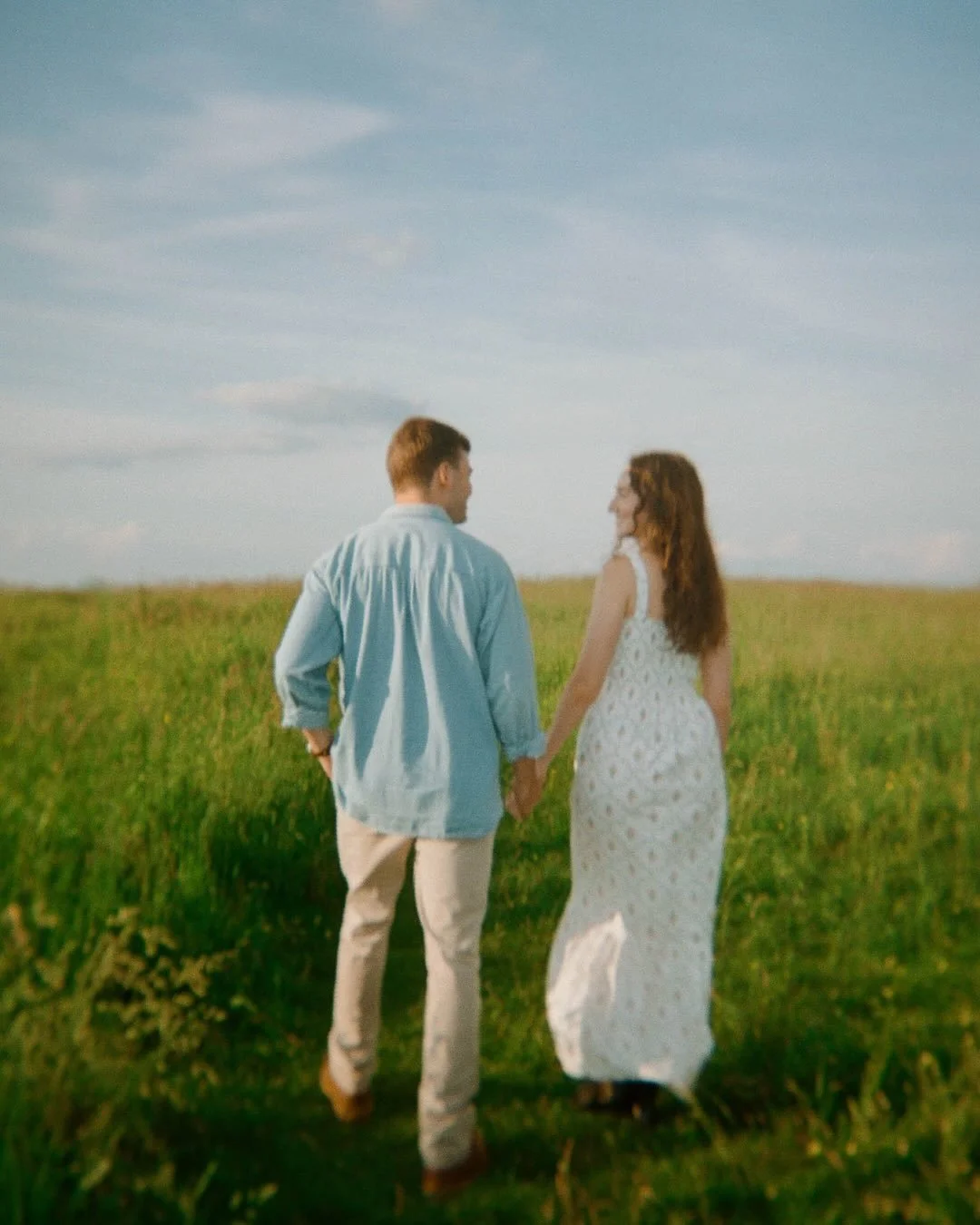 A love letter to Holga! Continually creating simple yet nostalgic photos ✨ shot during Ally and Dustyn&rsquo;s engagement session in the NC mountains 

&bull;
&bull;
&bull;
#filmweddingphotographer #documentaryweddingphotographer #holga120 #kodakport