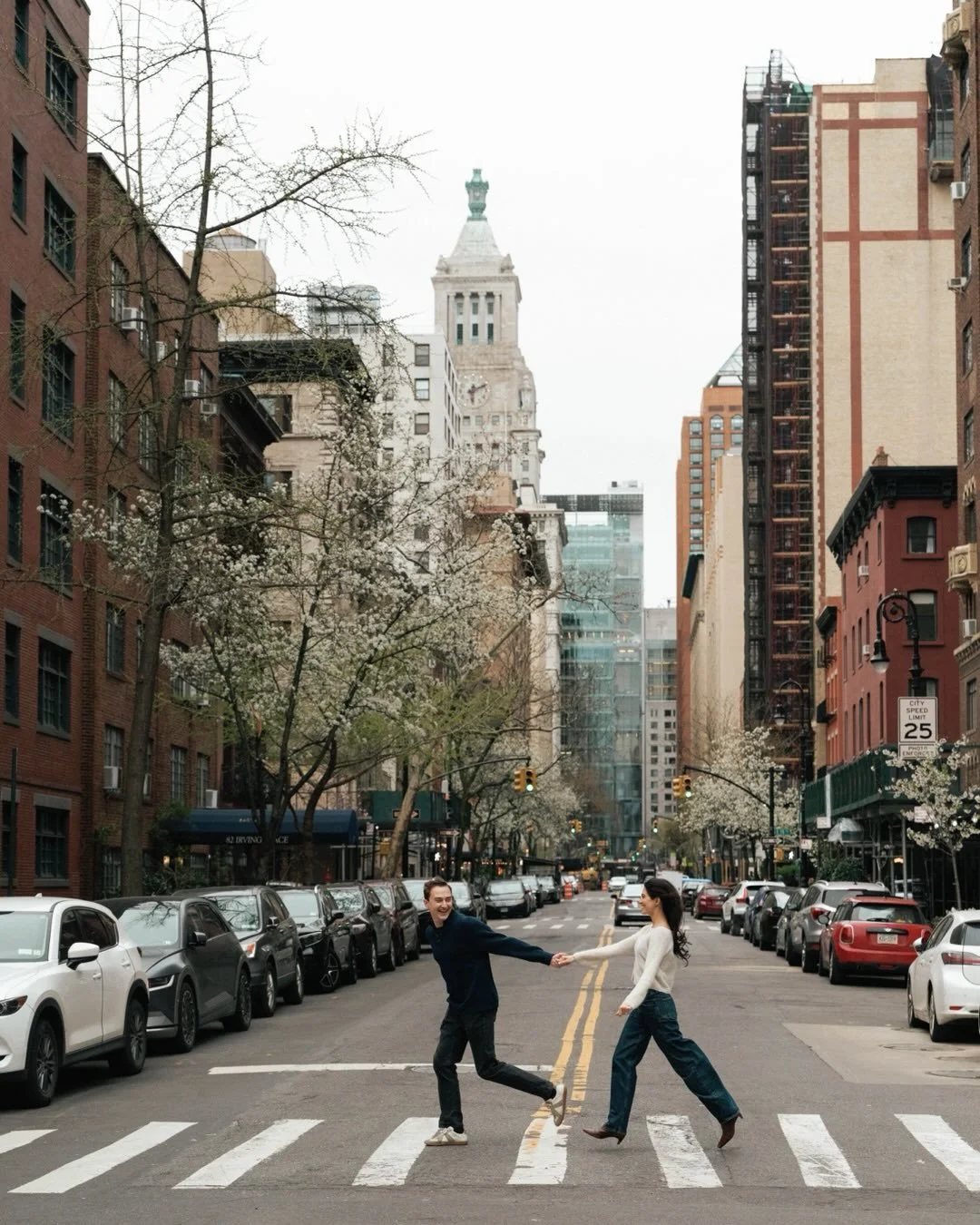 Gramercy Park and a table for two at @petestavernnyc ! 

&bull;
&bull;
&bull;
Film developed and scanned by @bleekerdigital 
#nycweddingphotographer #newyorkweddingphotographer #filmweddingphotographer #gramercypark #eastcoastweddingphotographer New 