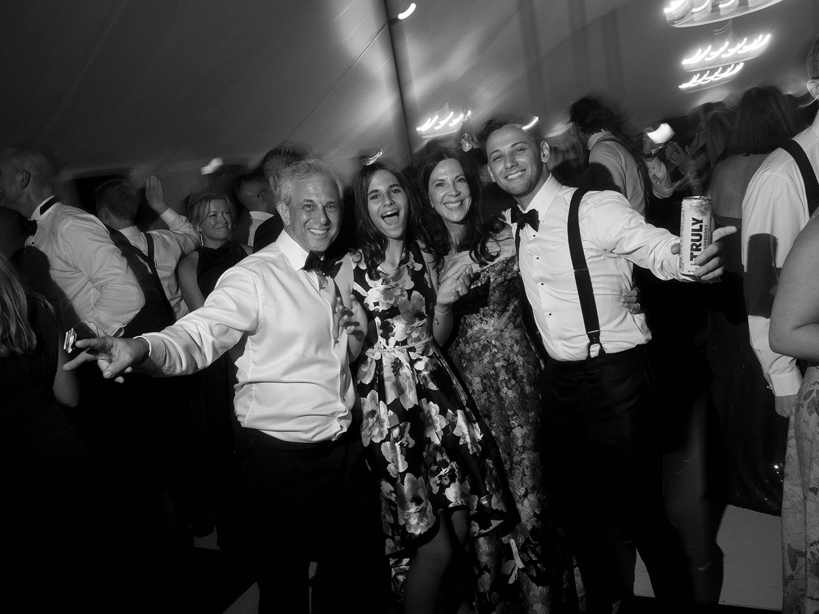 SaraandDrew_sWeddingPreview-177.jpg