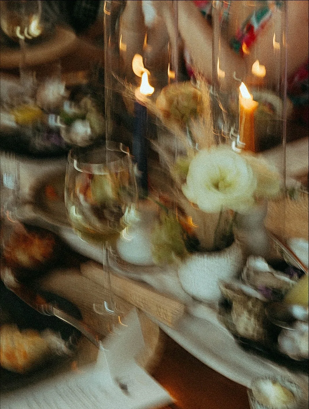 Dinner &amp; atmosphere served by @acreresort 

Memories served by you. 

venue @acre.wedding 
catering @acreresort
planning @tivitystyle 
florals @floral.dreams.by.vero.romo 
HMU by Coco @popsaloncabo
dress @mirazwillinger 

Acre Baja wedding, acre 