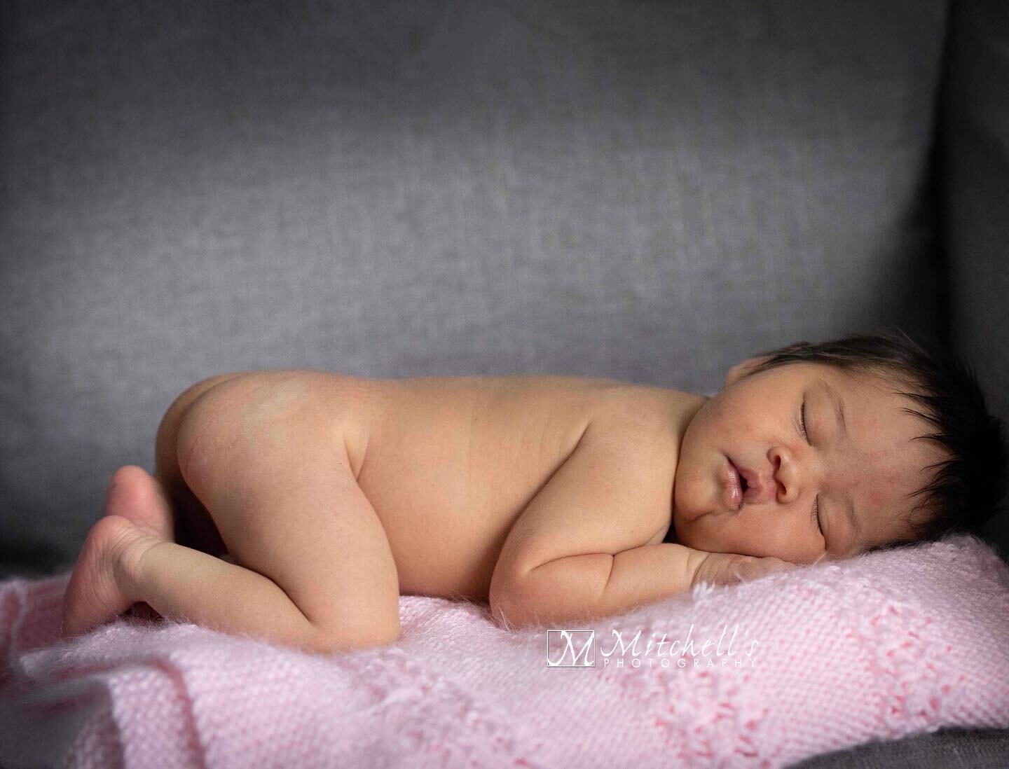 So excited to share the second generation session. I photographed this mom when she was a baby too. Honored to be a part of your family history.