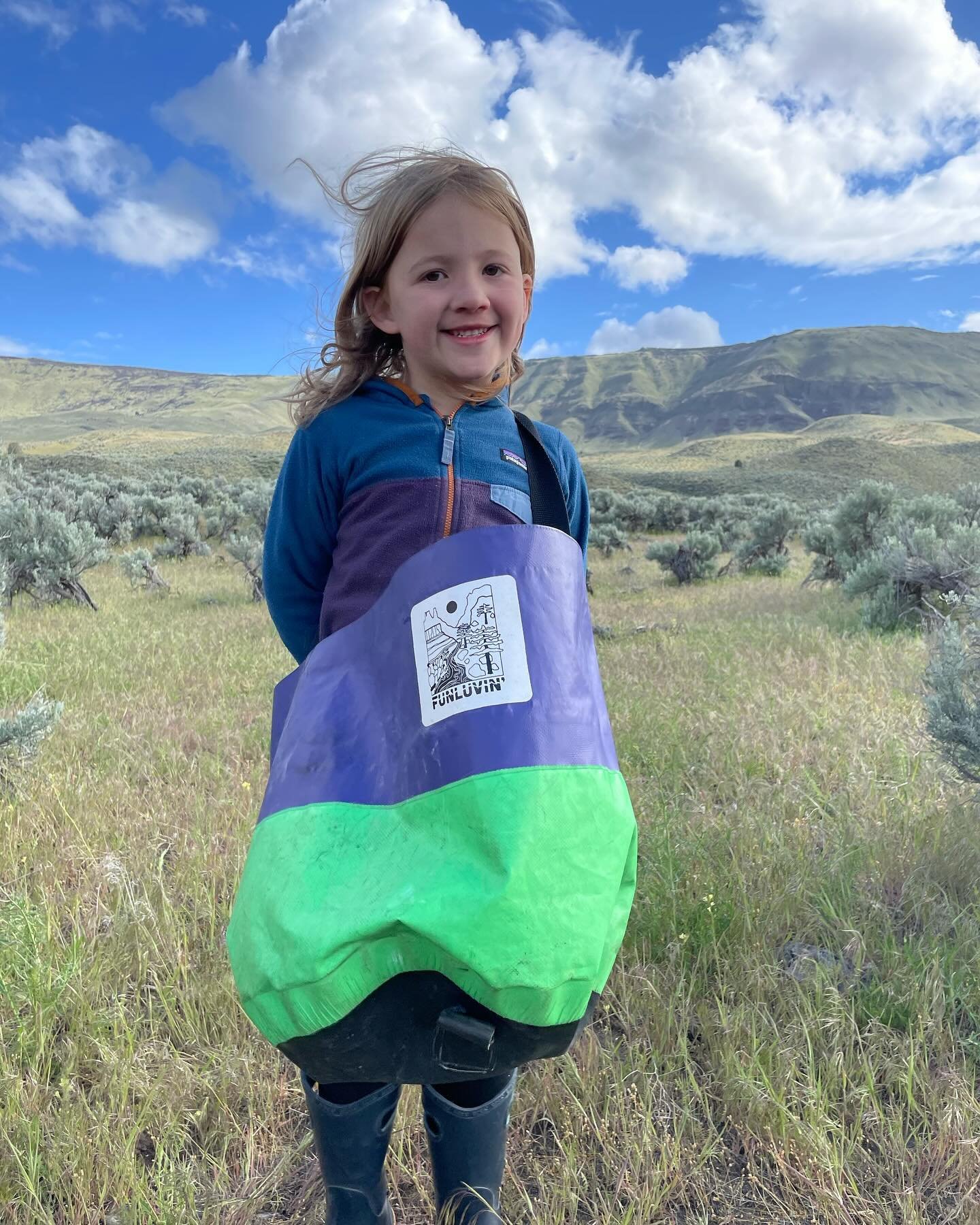 Sweet lil Ruby exploring around camp on the Owyhee this past weekend with her FunLuvin&rsquo; Bucket Bag!

#funluvin #funluvinfleecewear #funluvinfleece #bucketbag #jacksplastic #shoppingbag #forgetheplastic #owyhee #privatetrip #boatingwithfriends #