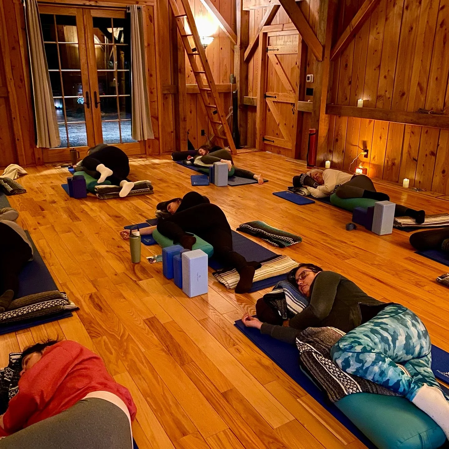 Our first gathering at the Wellness Arts Center in Montrose last night was so comfy and cozy! I&rsquo;m so excited to establish this new weekly wind down routine. Come join us! 

#calm #calmness #clarity #calmandclear #selfcare
#yogalife #yogaforlife