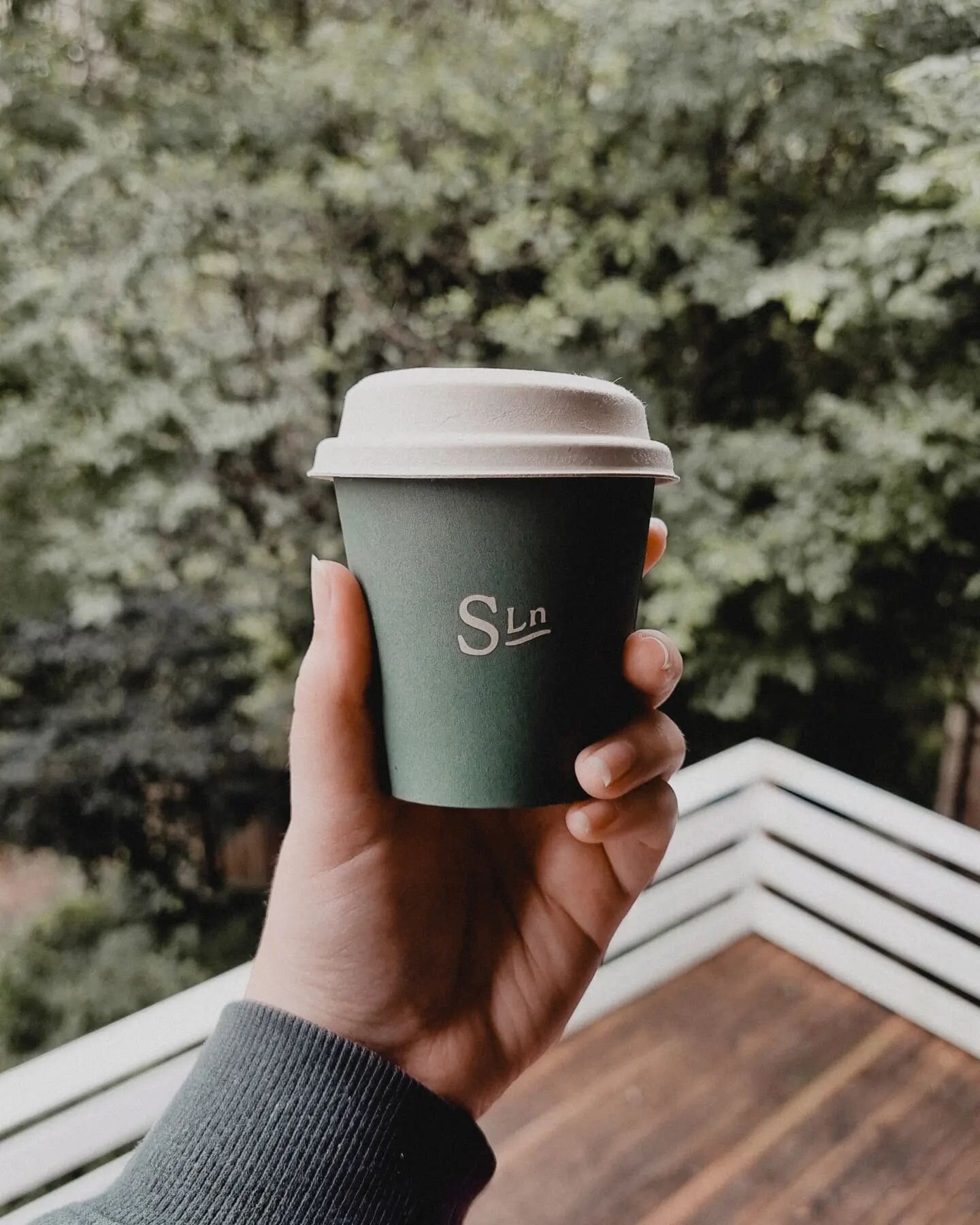 Proximity to @smithslndairy is the biggest perk of wfh. We're stoked to finally see our cup designs for Smiths Ln up close..but even more stoked they come full of @abstract.coffee 

#branding #sydneybrandingagency #packagingdesignday #sydneygraphicde