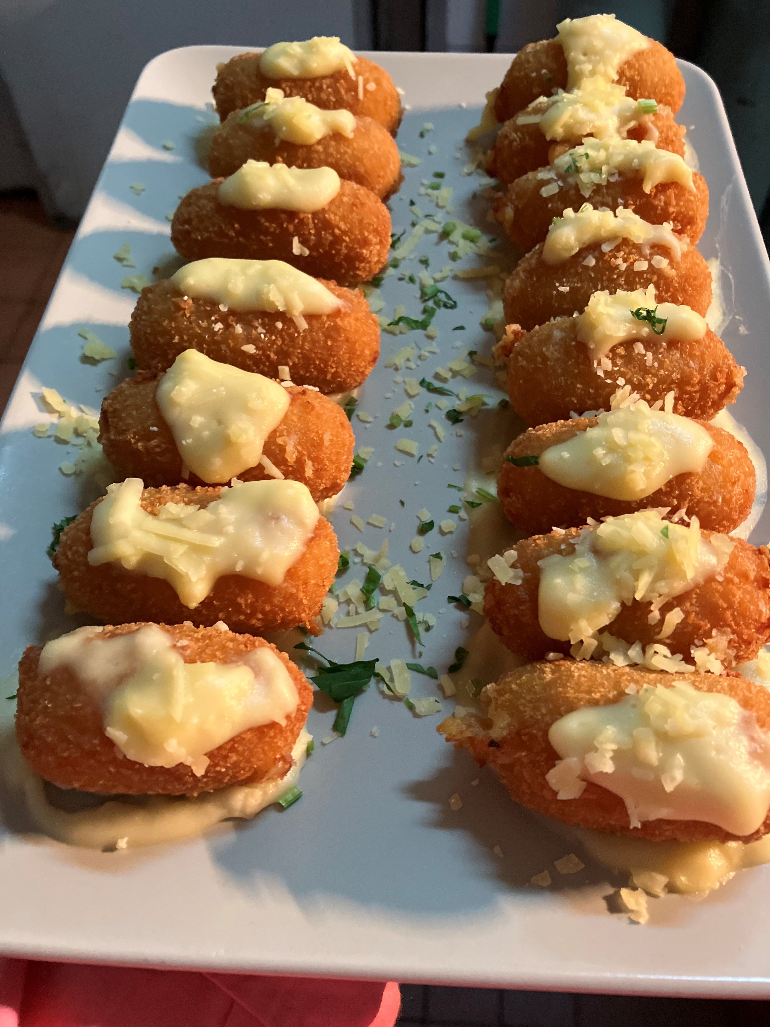 mac n cheese croquettes.jpg