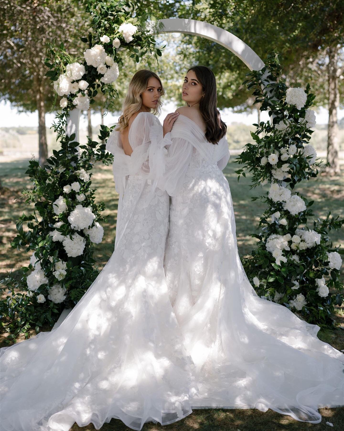 These two beauty&rsquo;s from Hera Couture&rsquo;s latest bridal gown campaign, simply stunning! 🤍🤍

Photo | @haute.weddings 
Bridal Gowns | @heracouture 
Hair + MU | @kimberly_hill_makeup_artist 
Florals | @libertyeventstyling 

#bride #bridalmake
