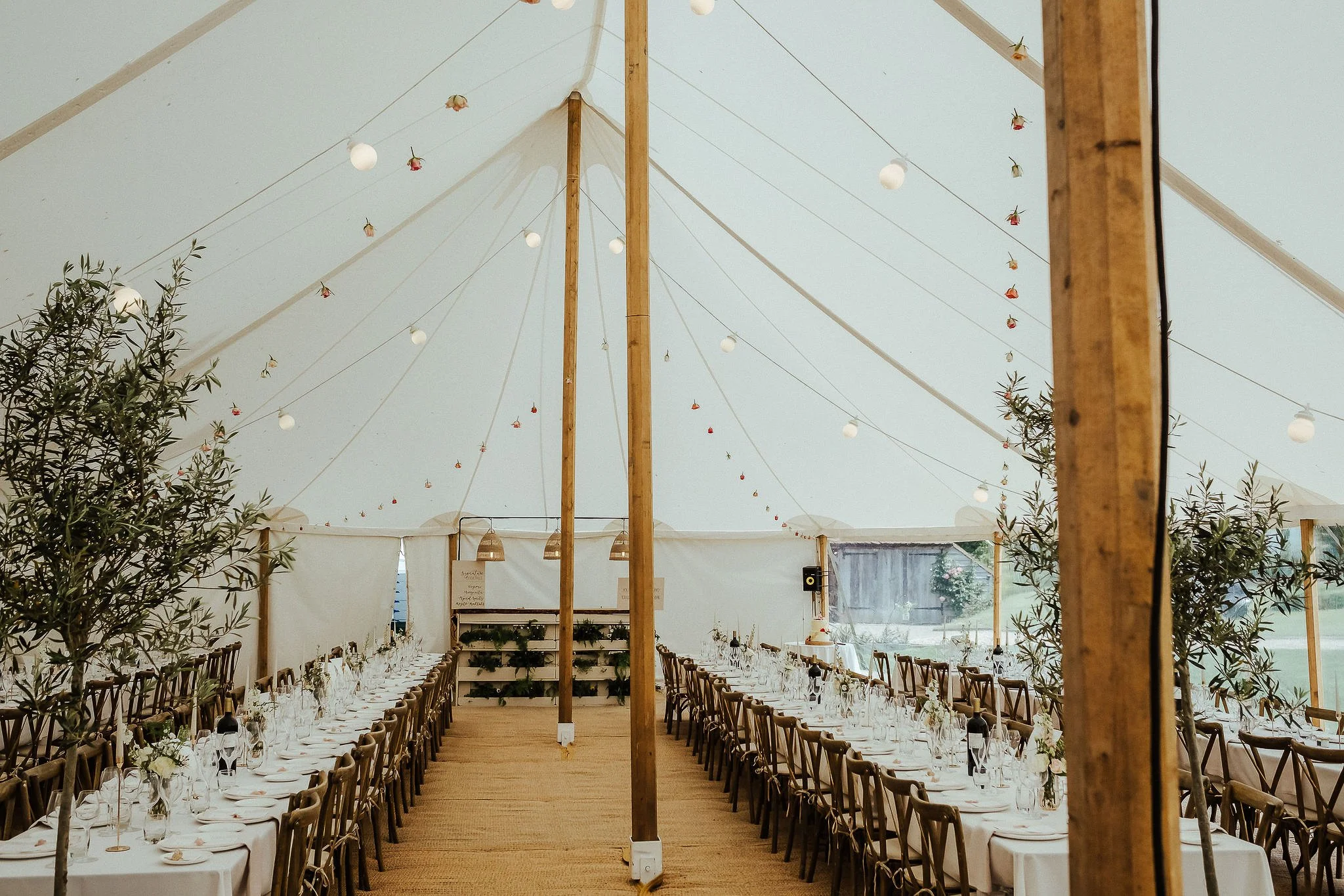 ElegantAtHomeWedding-7.jpg