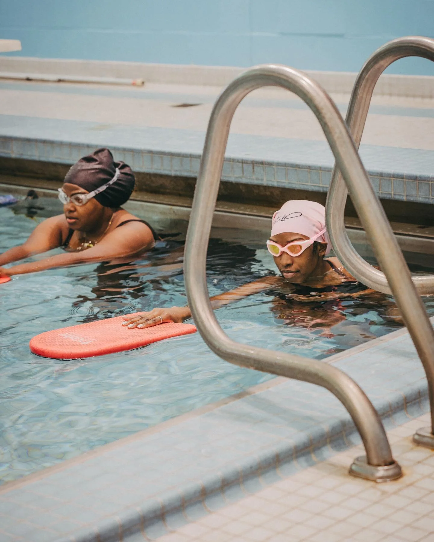 Another successful swim event is in the books! 💦 Thank you to @blackpeoplewillswim_ 
for partnering with us to host swim lessons at @york_college_cuny and our amazing volunteers who showed the kids that the water is a fun and safe place. 🏊🏾&zwj;♀️
