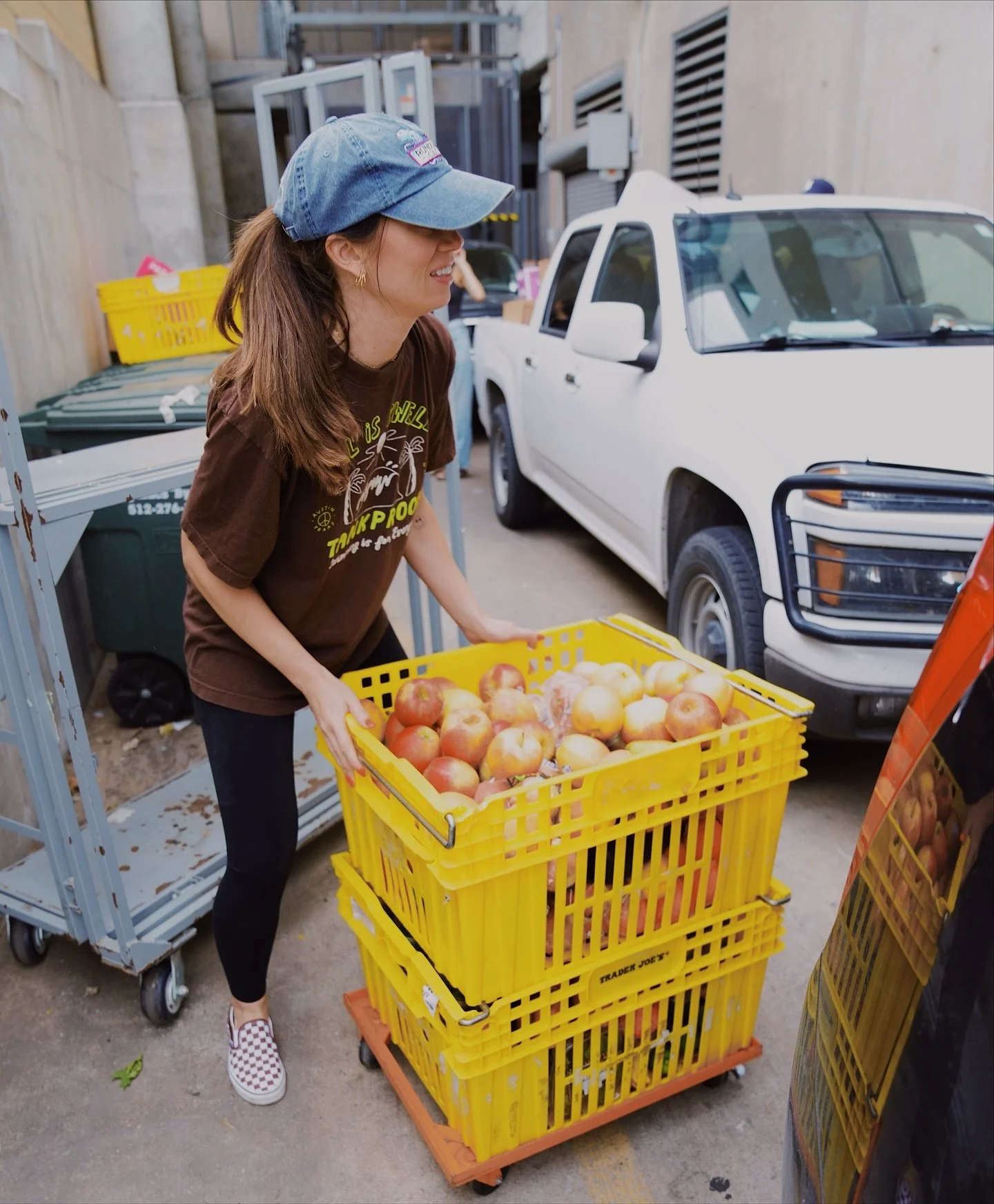 A little bit goes a long way. And a little bit of your time can make a major impact on people in our community. Join us every Saturday AM to give back to the city we love! 🥦