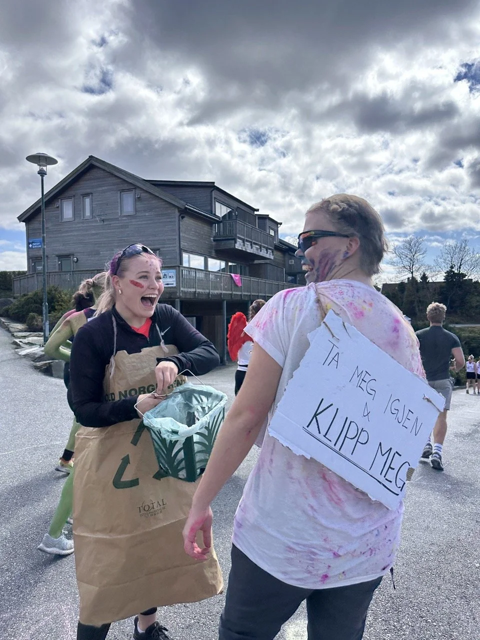 bZdH8r8-0%21largestimage%3FMaxSize%3DImageSize4K – stort.jpeg