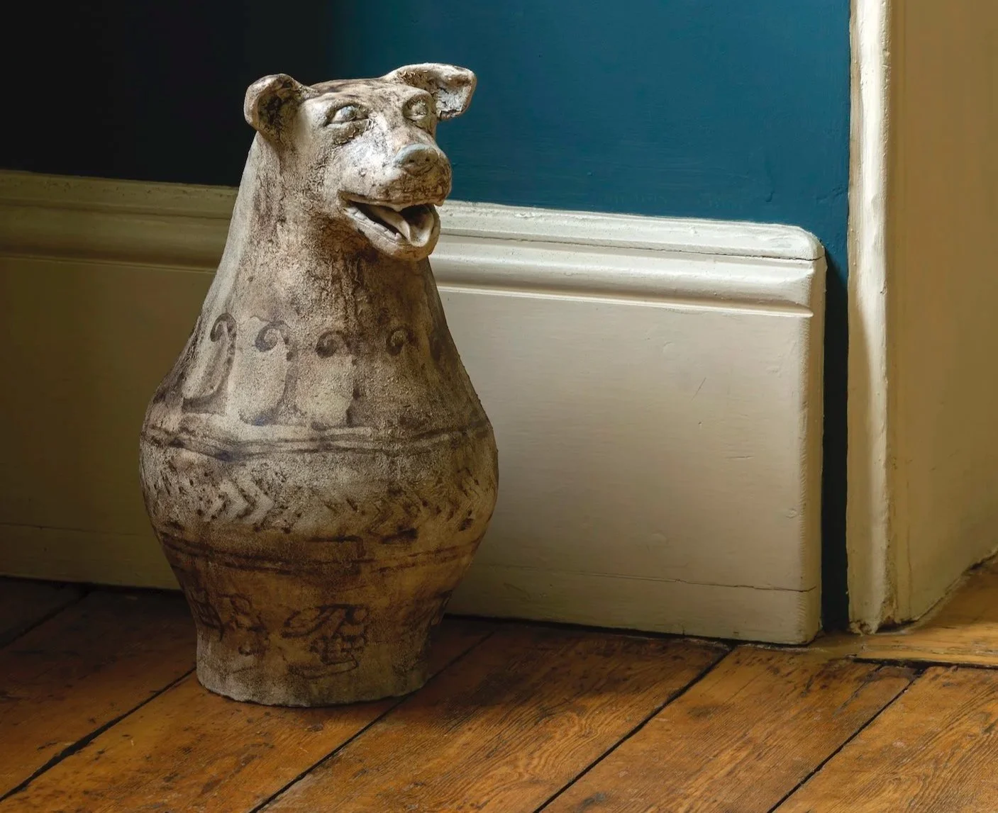 Canine Aryballos 2019. Glazed ceramic 40 x 22 x 22 cm