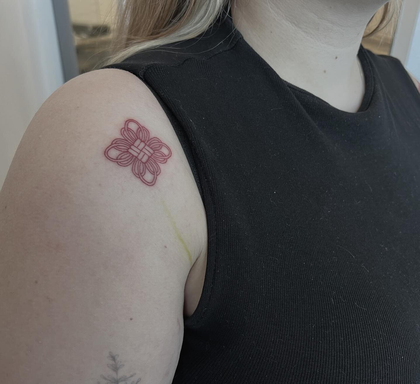Absolutely love doing these! Thank you Annie ☺️

#chinese #chineseknots #tattoo #tattoos #flashtattoo #tattooart