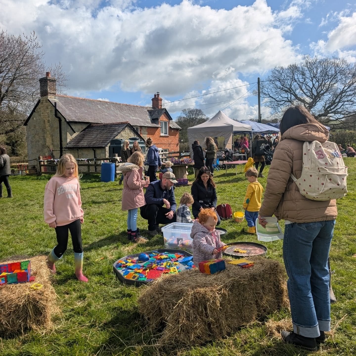 What a lovely day at the farm yesterday! Amazing donations of raffle prizes and some very delicious cakes!! What a fantastic turn out raising over &pound;1000 for the Preschool!! 😍

⭐ A special thank you to Pippa and Mike for hosting and sharing the