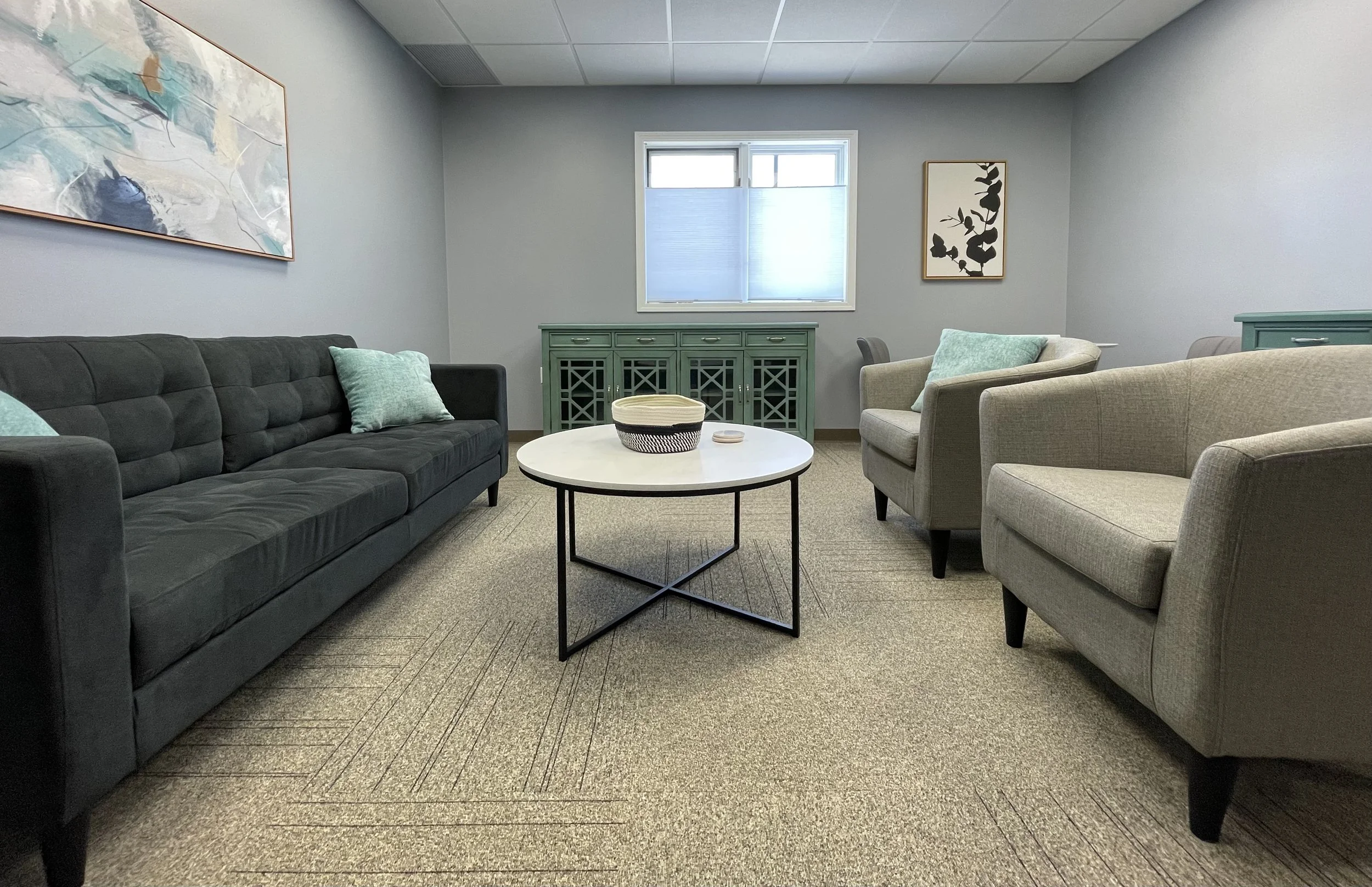 Photo of group counseling office in Indianapolis, IN. Indiana Counseling and Resilience Center provides helpful group therapy in Indy for anxiety, stress and relationships