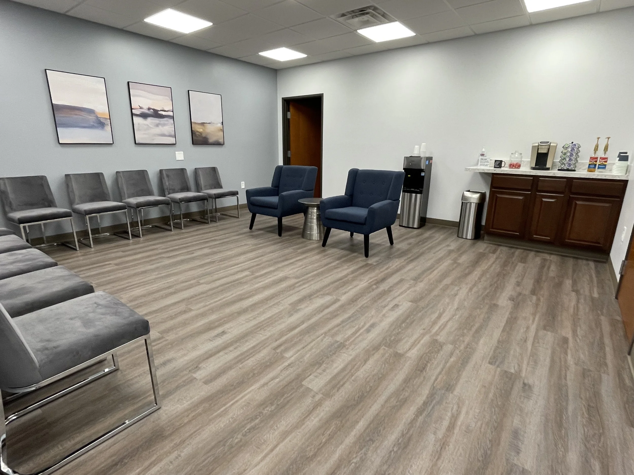 Coffee bar in Indianapolis, IN therapy office. Indiana Counseling and Resilience Center has therapists near me experienced in trauma therapy, anxiety therapy and couples counseling