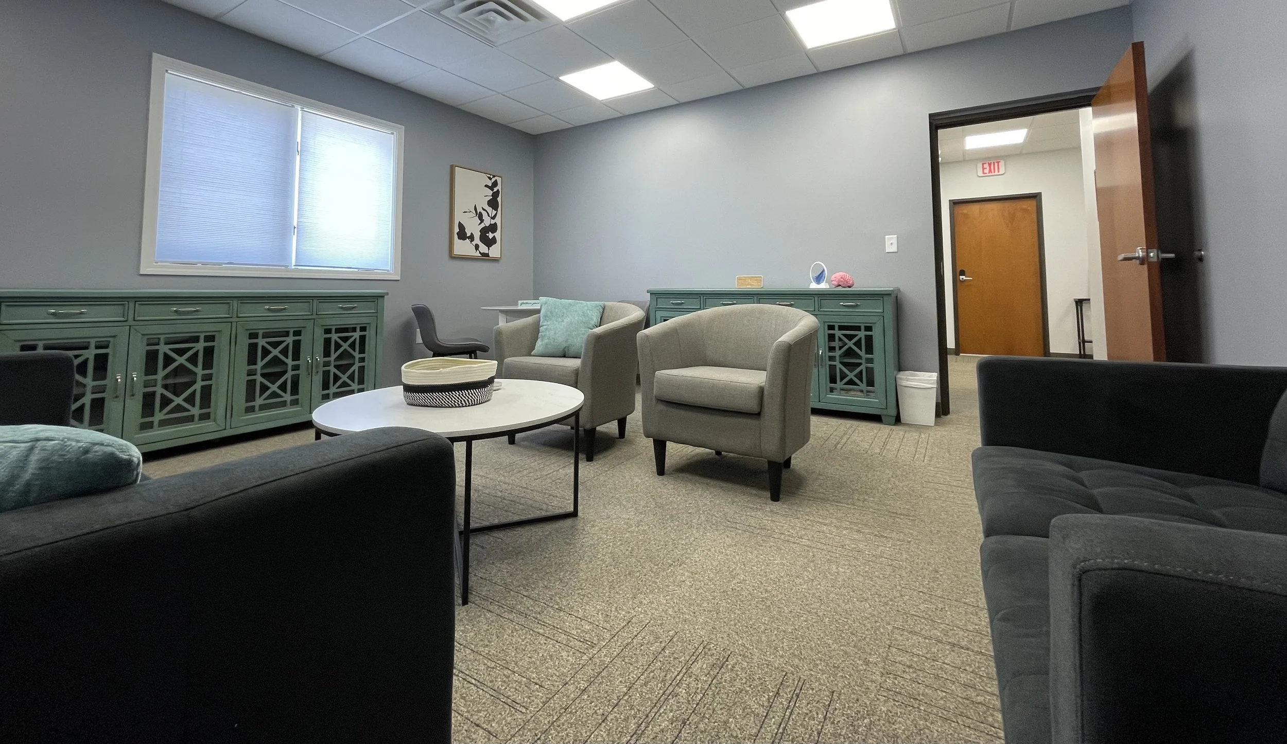 Photo of counseling office in Indianapolis, IN. Are you experiencing trauma, anxiety or relationship concerns? Indiana Counseling and Resilience Center has highly skilled therapists in Indianapolis to help you sort it all out!