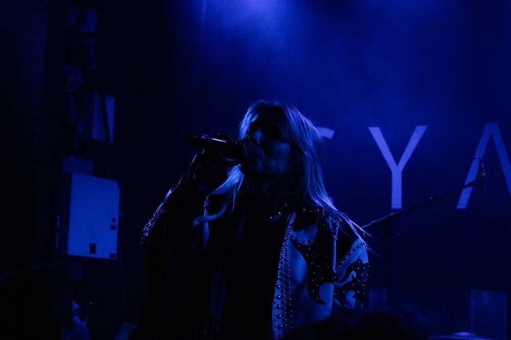 @shardsoflight_ - Cyan Kicks - Adrian Flux Waterfront Studio - 07.07.2025 - 003.jpg