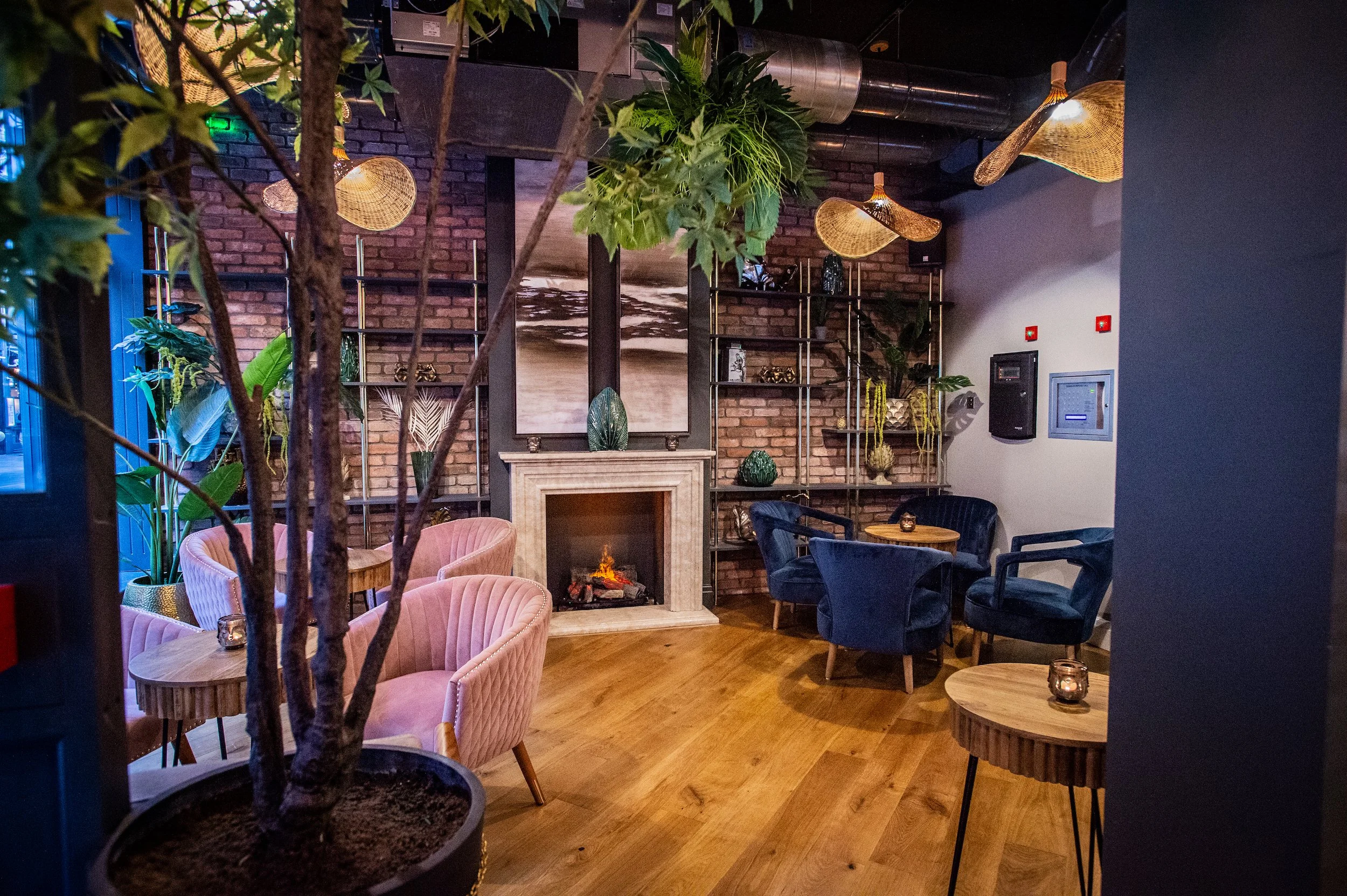 gresham apart hotel lobby.jpg