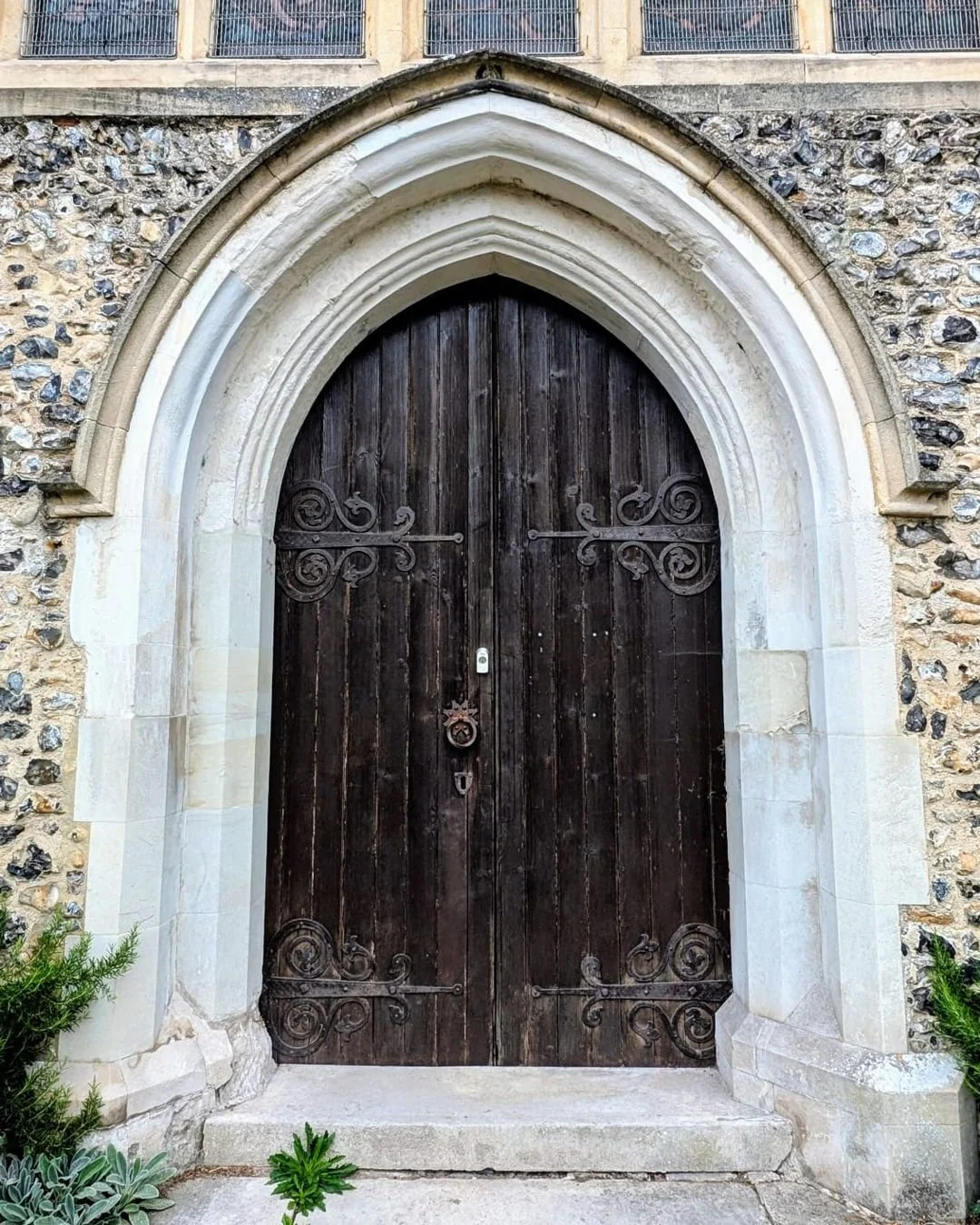 A reminder of our services this Sunday!

8am - BCP Morning Prayer at St Mary's
10am - Summer Eucharist at Holy Trinity
10.30am - Morning Worship at St Mary's
6.00pm - Evening Prayer at Holy Trinity

We look forward to welcoming you all 😊 

#AllAreWe