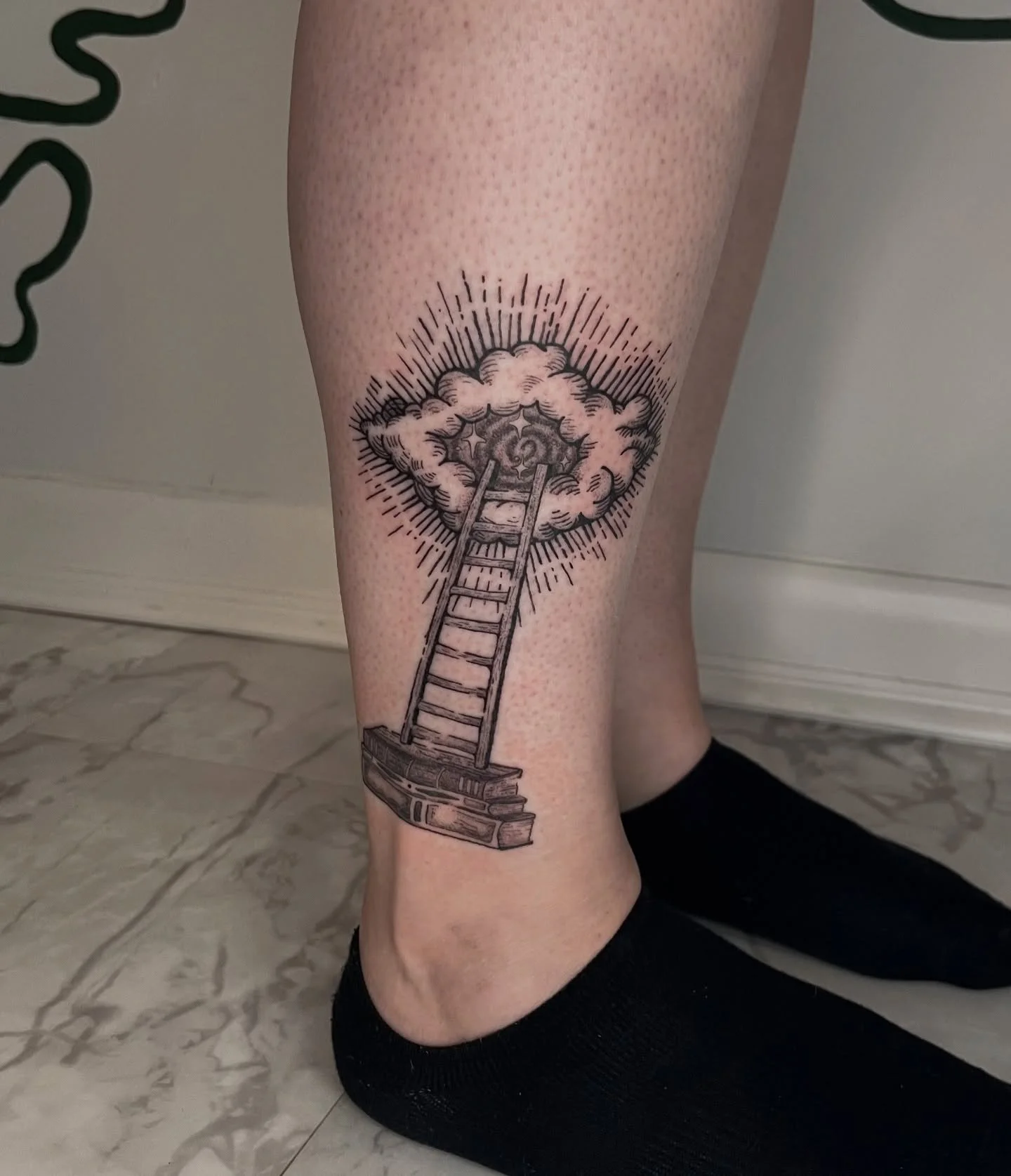 i am always honored when I get trusted with yalls cool ideas! thank you for stoppin by, it was so fun to meet you 🥰 this is inspired by woodcut style, swipe to see the wrap, hard to get a good pic of how exactly this one wraps around the leg but i t
