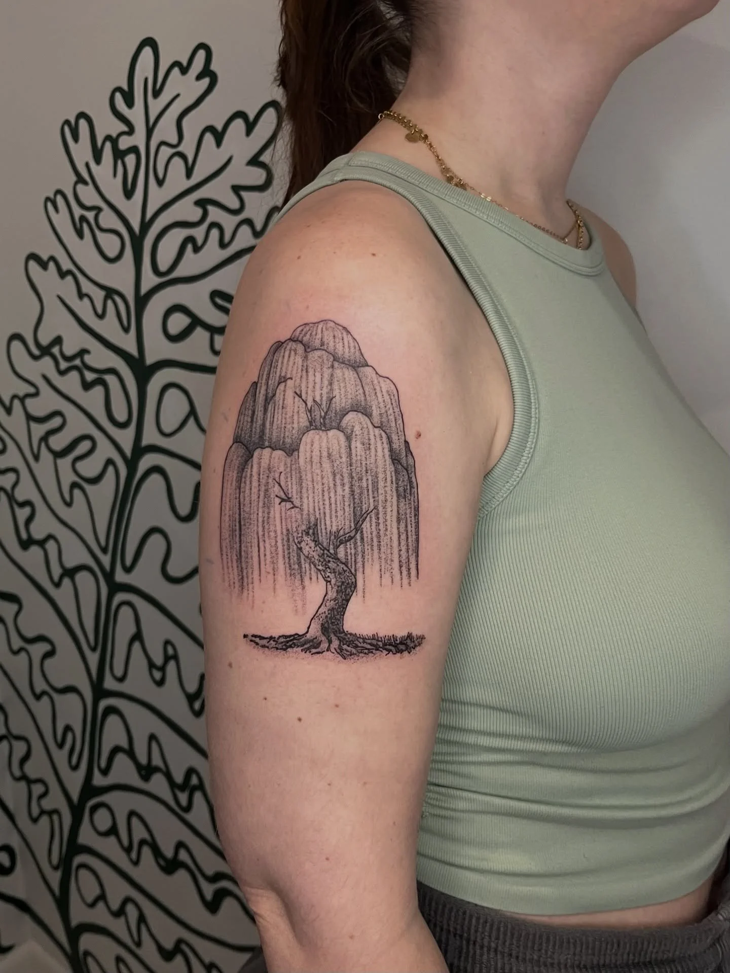 Got to tattoo a cool pair of sibs (again) 😁 thank you so much R and J for the trust w these pieces! its always an honor and a joy to see yall again, swipe to see a special memorial piece after the willow tree, and the last ones some healed and hairy