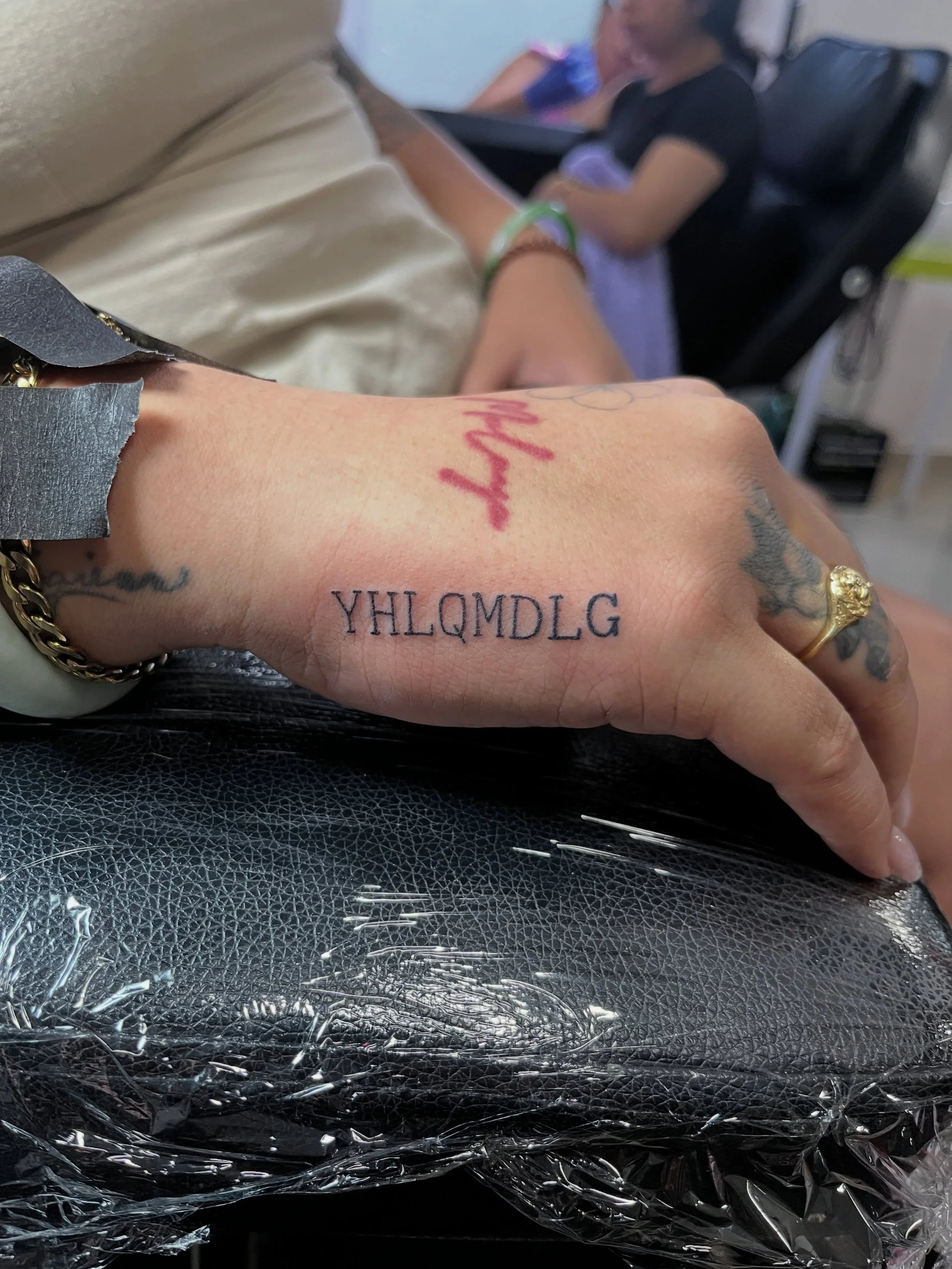 mini dump de some lettering tats 😁🇵🇷
.
.
.
como siempre, hecho con mucho mucho amorrr❤️
agenda abierta, enlace en el bio 
.
.
.
.
.
#puertorico #coqu&iacute; #letteringtattoo #tattoo #yhlqmdlg