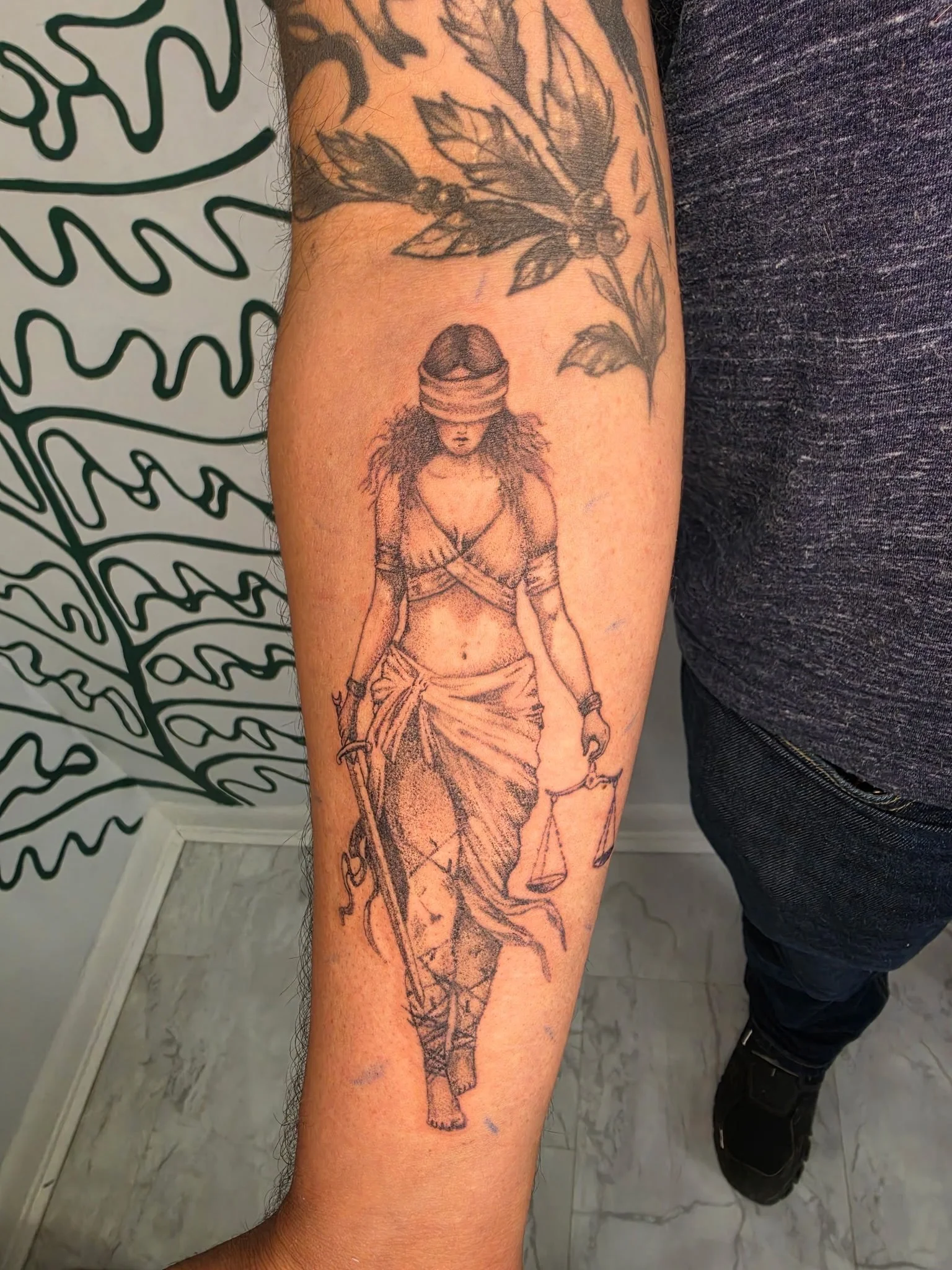 Got to do this baddie on a baddie themselves! Thank you so much for your trust and support A(and letting me use your phone to take pictures 😅) swipe to see another healed forearm tat 🤘🏼
.
.
.
.
as always, made w lotsa love
@honey_tattoo.roc 
.
.
.