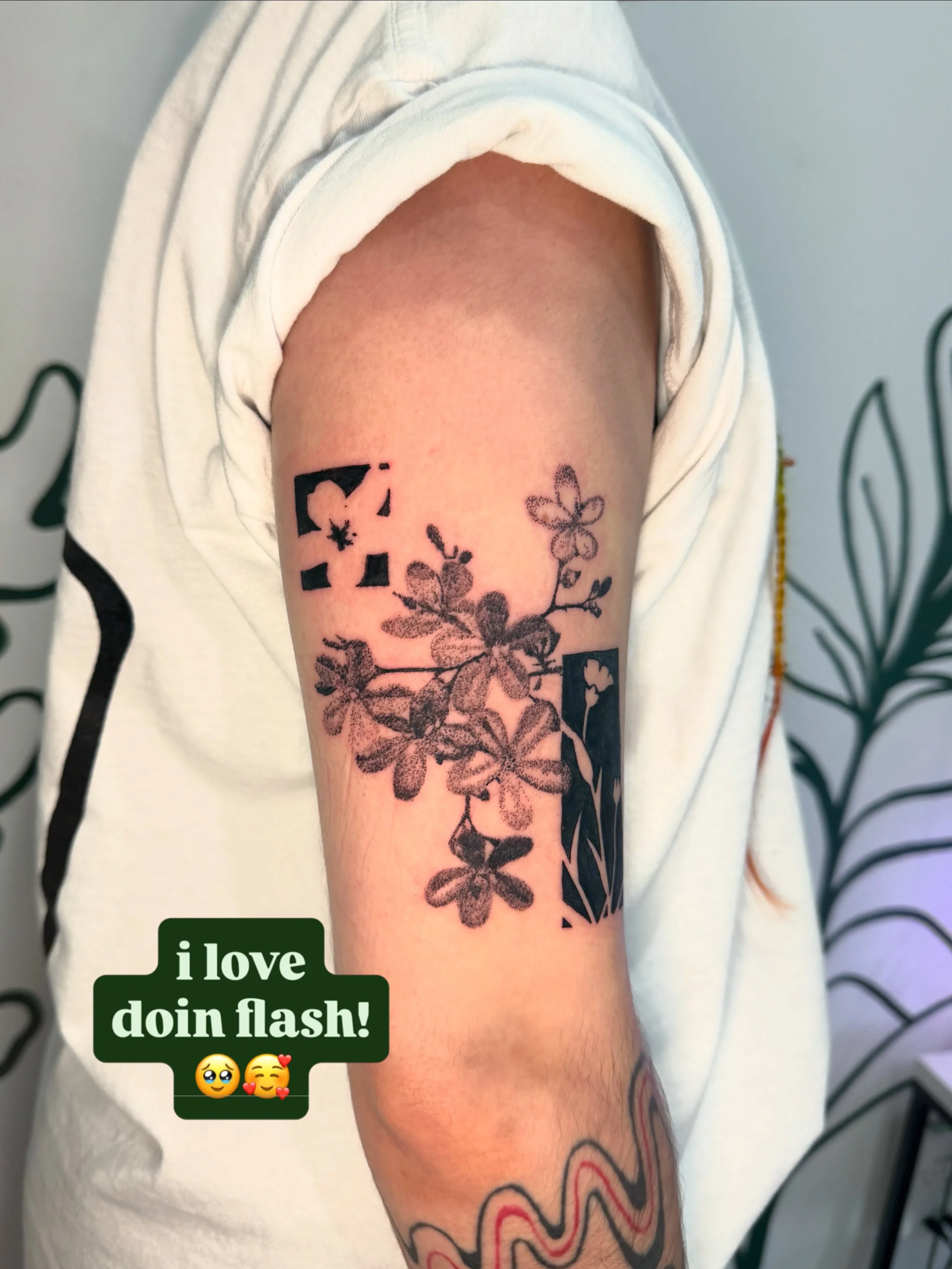 I love how these flash pieces came out!!🥹 swipe to see a cool vid 👉🏼 
.
Thank you so much V for stoppin by to get these! youre so rad and I love when flash gets adopted by cool people 😎
.
.
.
lots more flash available on my site, link in bio! 
bo