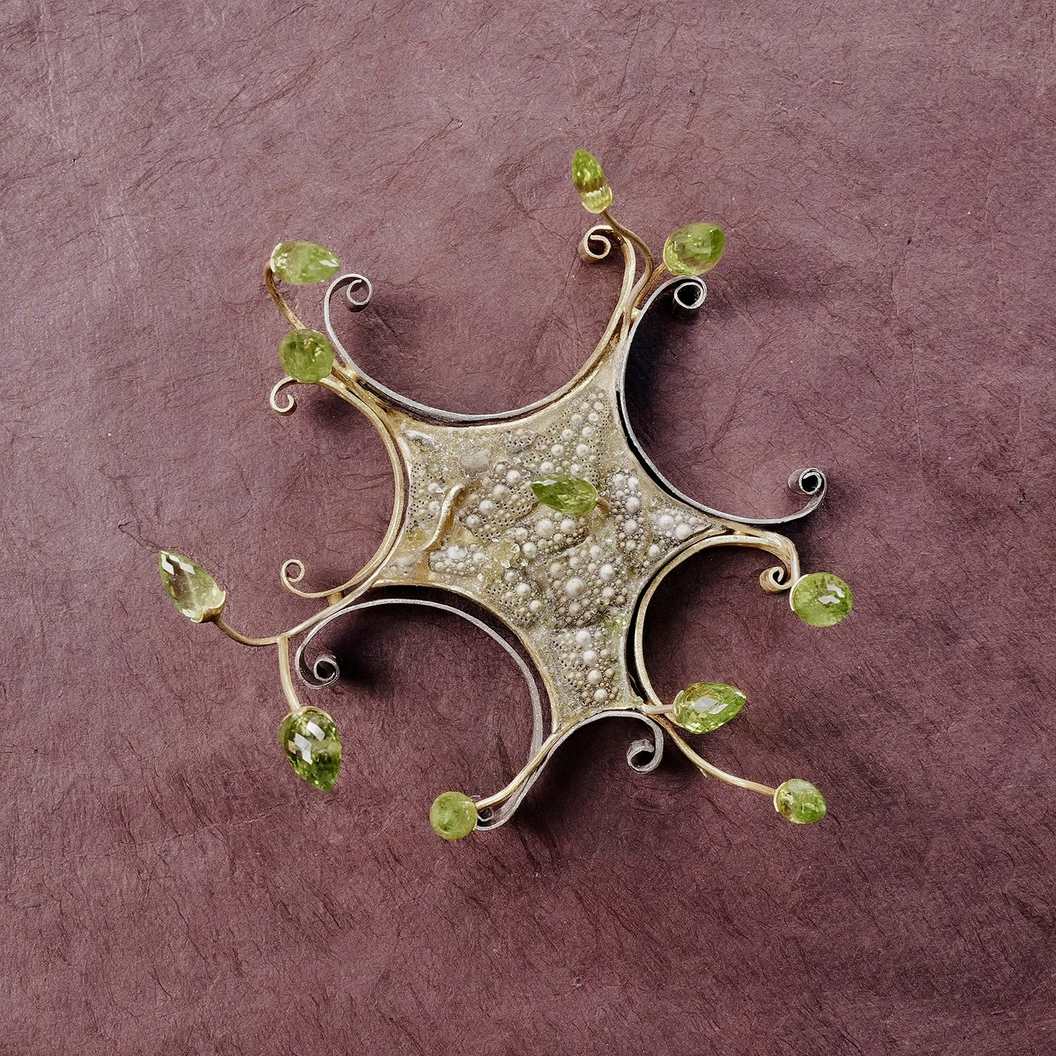 Jennifer Trask.Little Sister Brooch.Color.Courtesy of Studio Roh-web.jpg