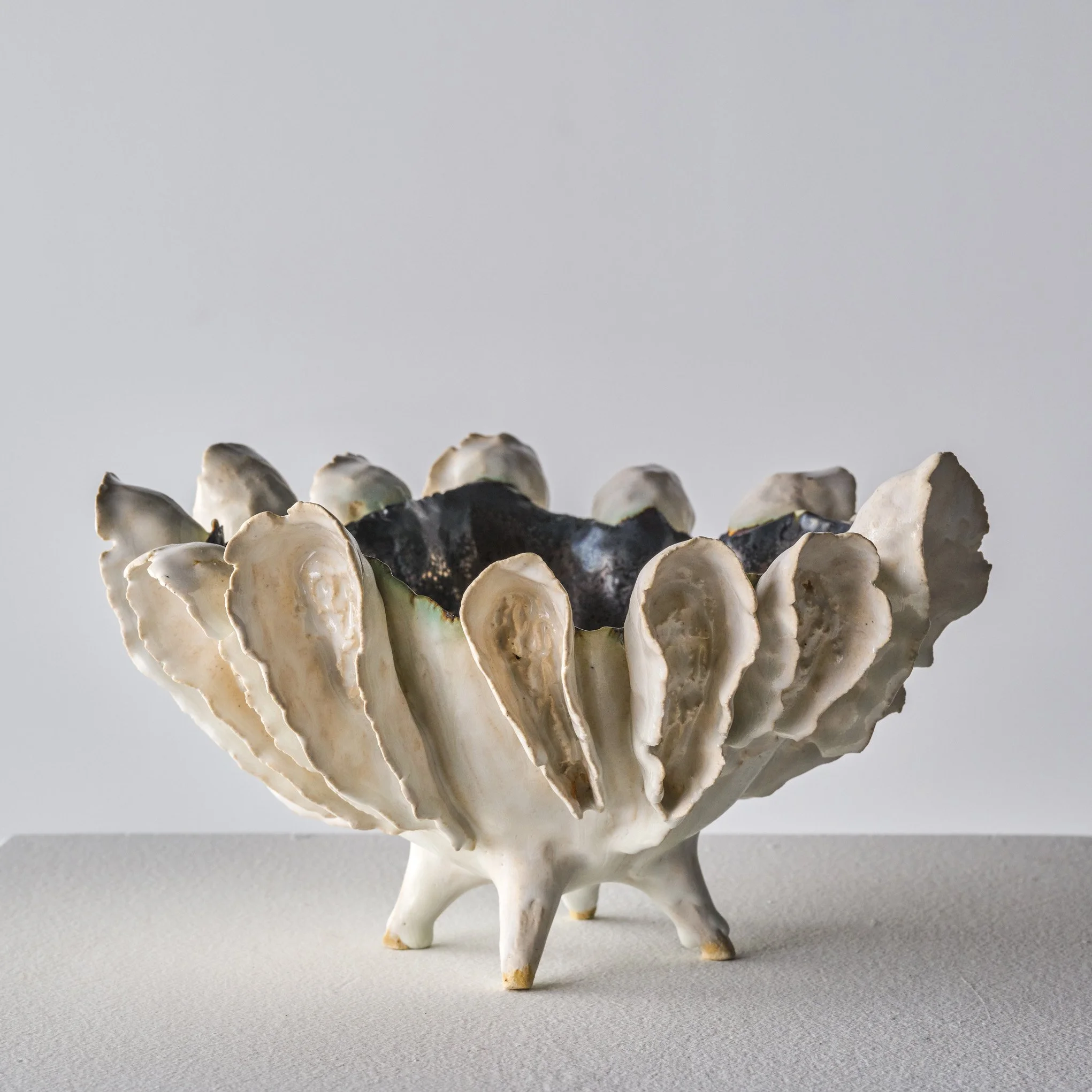 TDM1208-PetaleMediumWhiteFootedBowl-03-web.jpg
