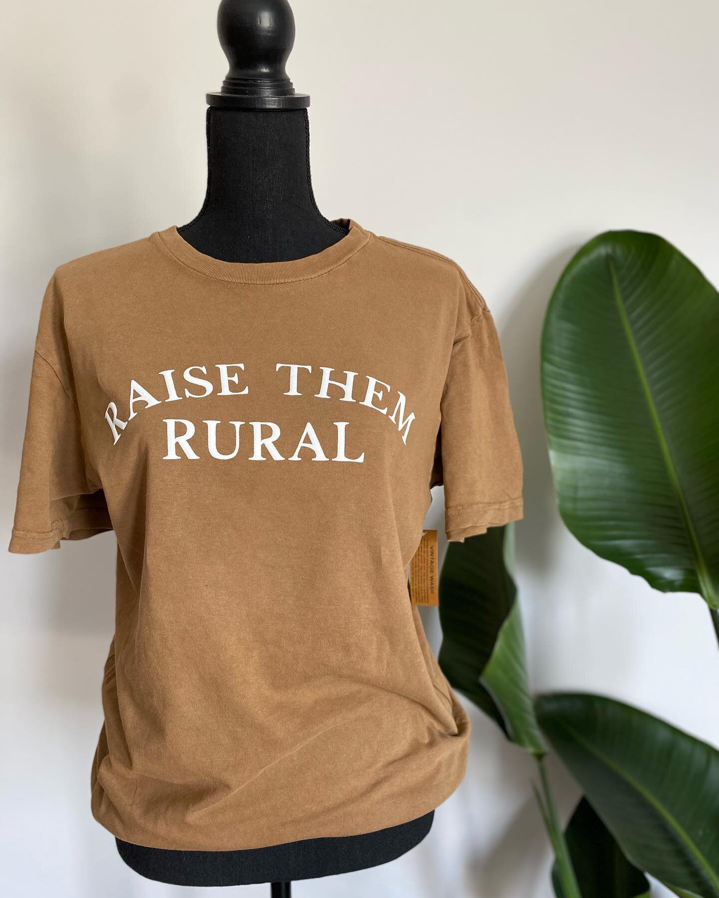 Raise Them Rural | Vintage Tee

Who else is trying to raise their babies rural? This vintage wash tee comes in black + camel, sizes S-XXXL! Pre-shrunk, unisex fit!

S-XL | $28
XXL-XXXL | $30

Shop link in bio ✨