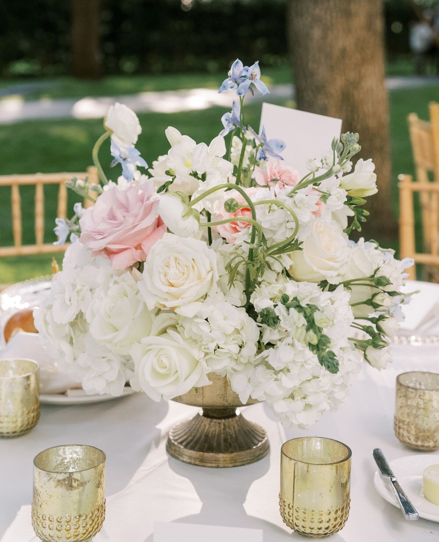 Our commitment goes beyond decoration; it's about creating a cohesive and personalized floral arrangements that mirror the essence of your special day!⁠
⁠
Photography @jenniferyarbro⁠
⁠
#weddingflorist #weddingflowers #wedding #florist #flowers #wedd