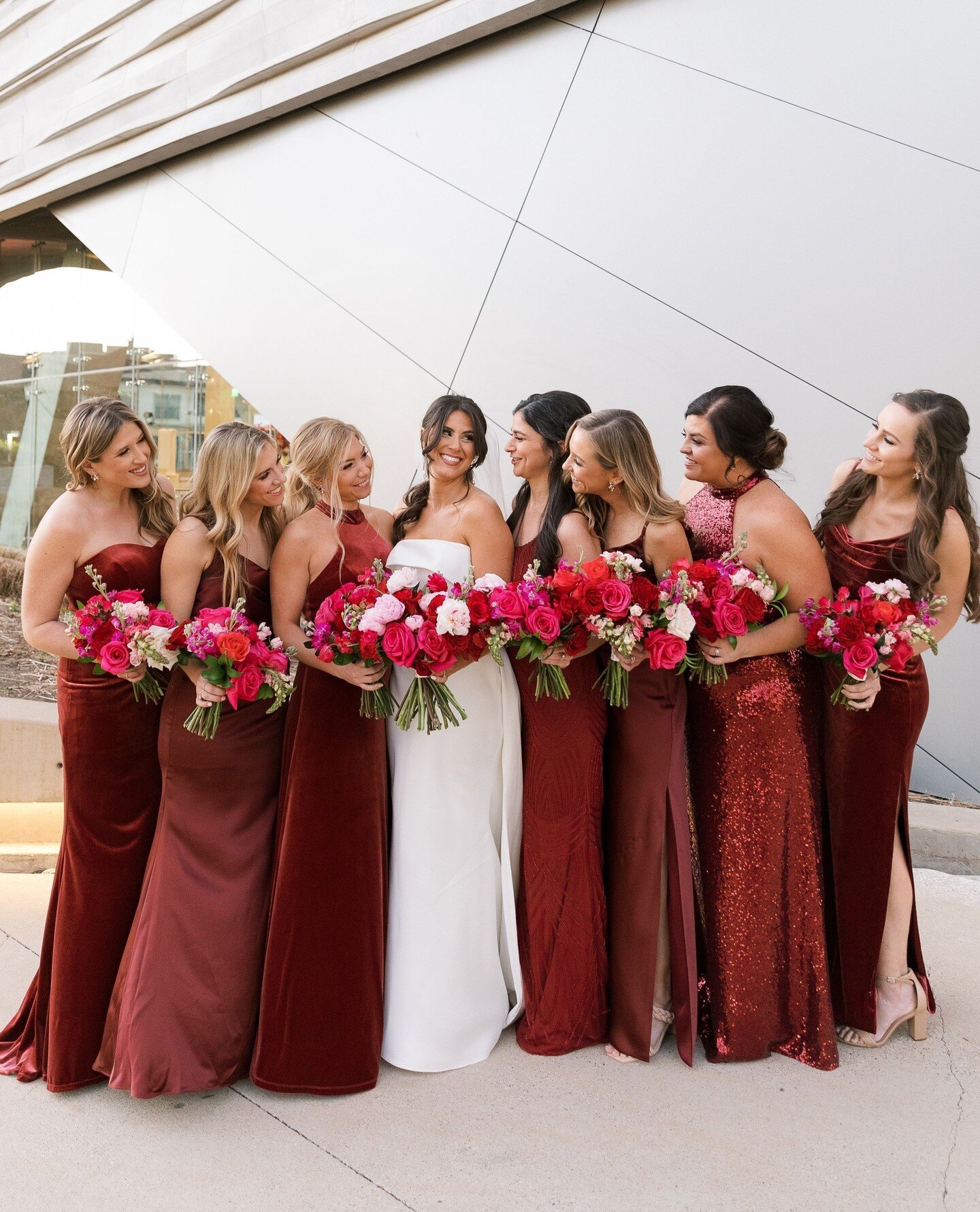 Pinks and reds for the month of love 💌⁠
⁠
Photography @claire_casner⁠
⁠
#weddingflorist #weddingflowers #wedding #florist #flowers #weddinginspiration #bridalbouquet #bride #floraldesign #weddingflorals #weddingbouquet #weddinginspo #bouquet #weddin