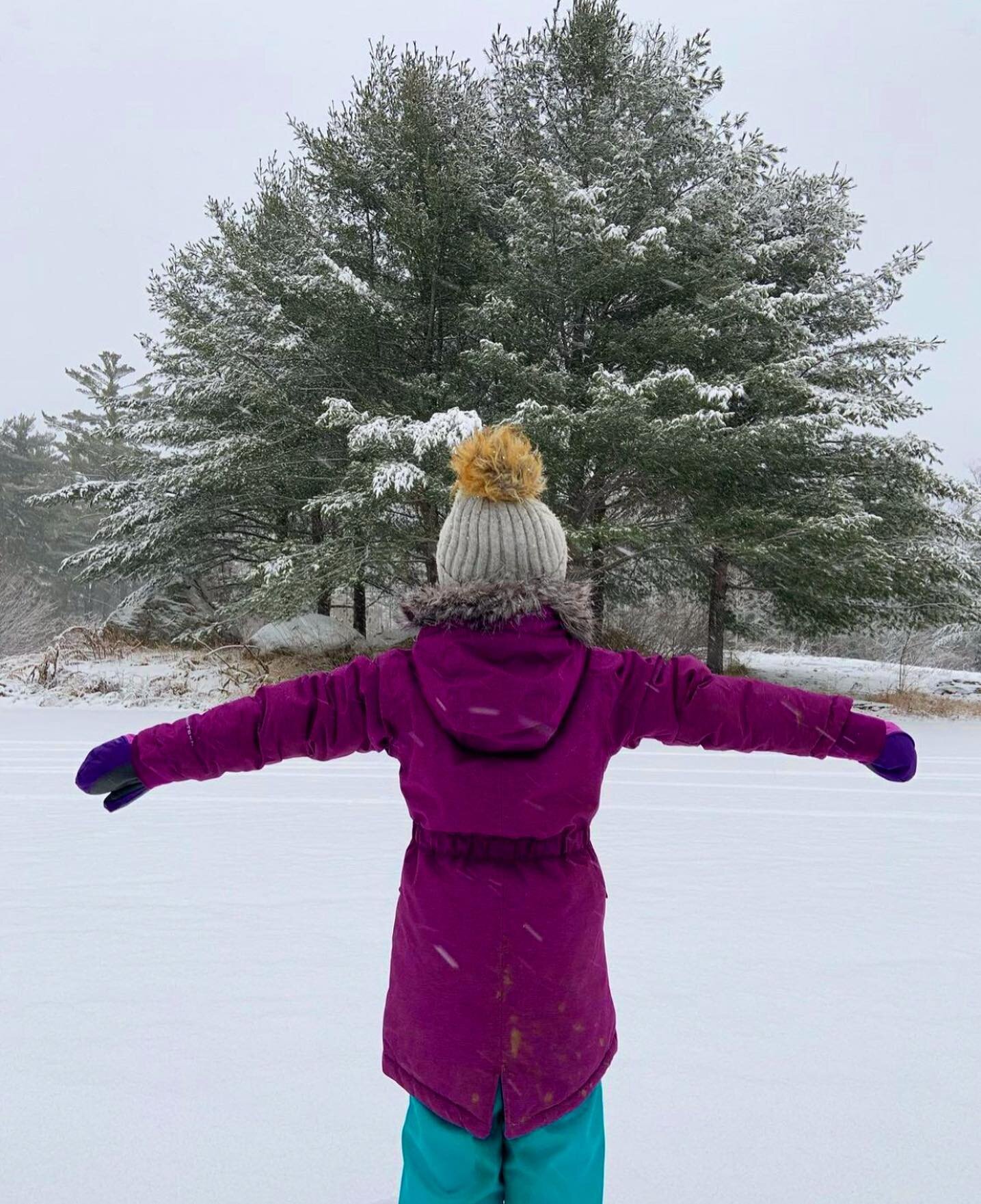 It&rsquo;s here! ❄️ 

But, is it here to stay? 🤔
We sure hope so!!

Don&rsquo;t forget to send your kids with a bag of extra clothes, extra mittens, a hat, and your helmets for our tobogganing adventures at recess!

#Outdooreducation #muskokakids #g