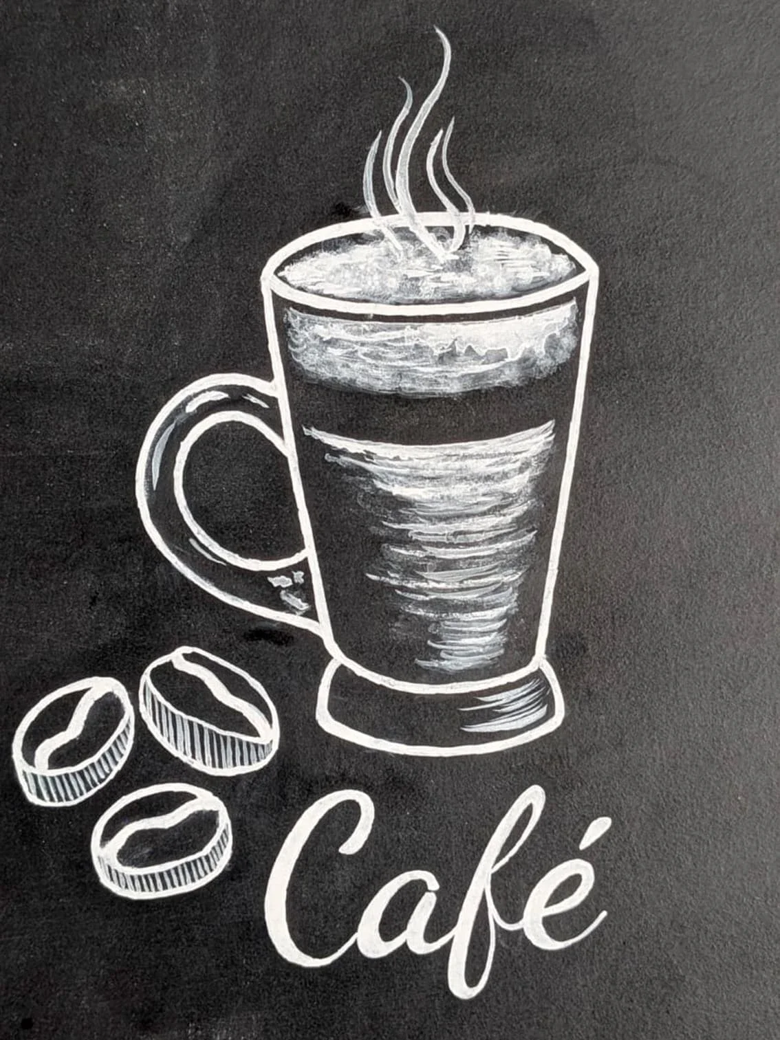 Illustration et peinture sur une ardoise murale pour la boulangerie Duhamel à Saint-Germain-en-Laye (78) - détail d'une tasse à café peint en blanc. Lettrage "café" et dessin de grains de café peints en blanc - Yvelines- Atelier Symbel