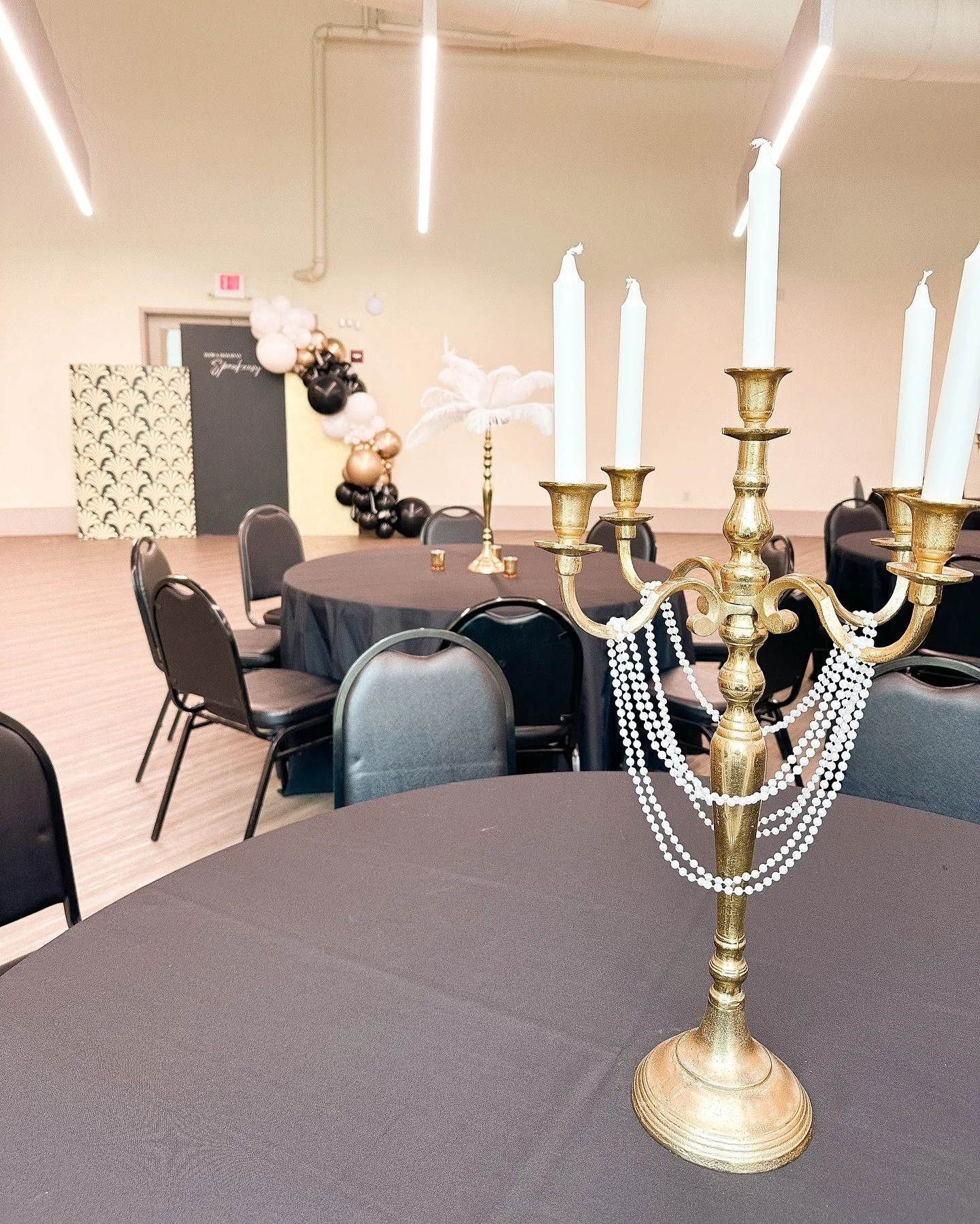 Roaring into the holidays, 1920s style ✨🥃

Thank you DSWA for always trusting us with your events! 😊