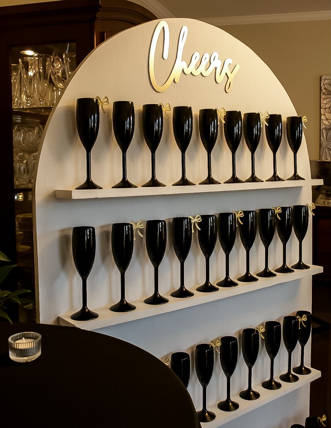 A statement piece that transforms with every event 🥂Which style is your favorite? (We can&rsquo;t choose a favorite 🤭)

Available to rent on our website | 🔗 in bio