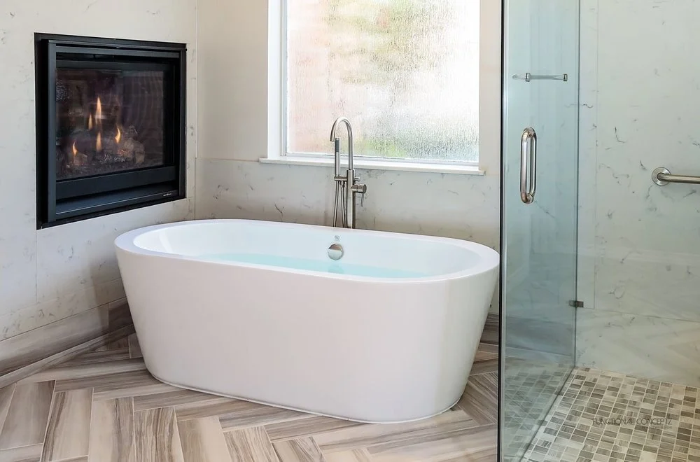 Stand alone bath tub