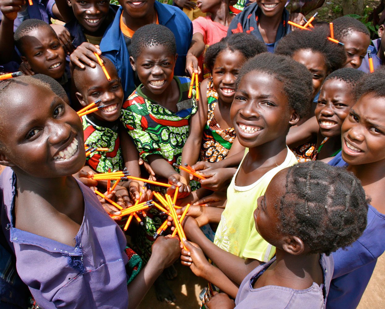 Malambo-Elementary-School-Photo-6_Pencils-and-Students.jpg