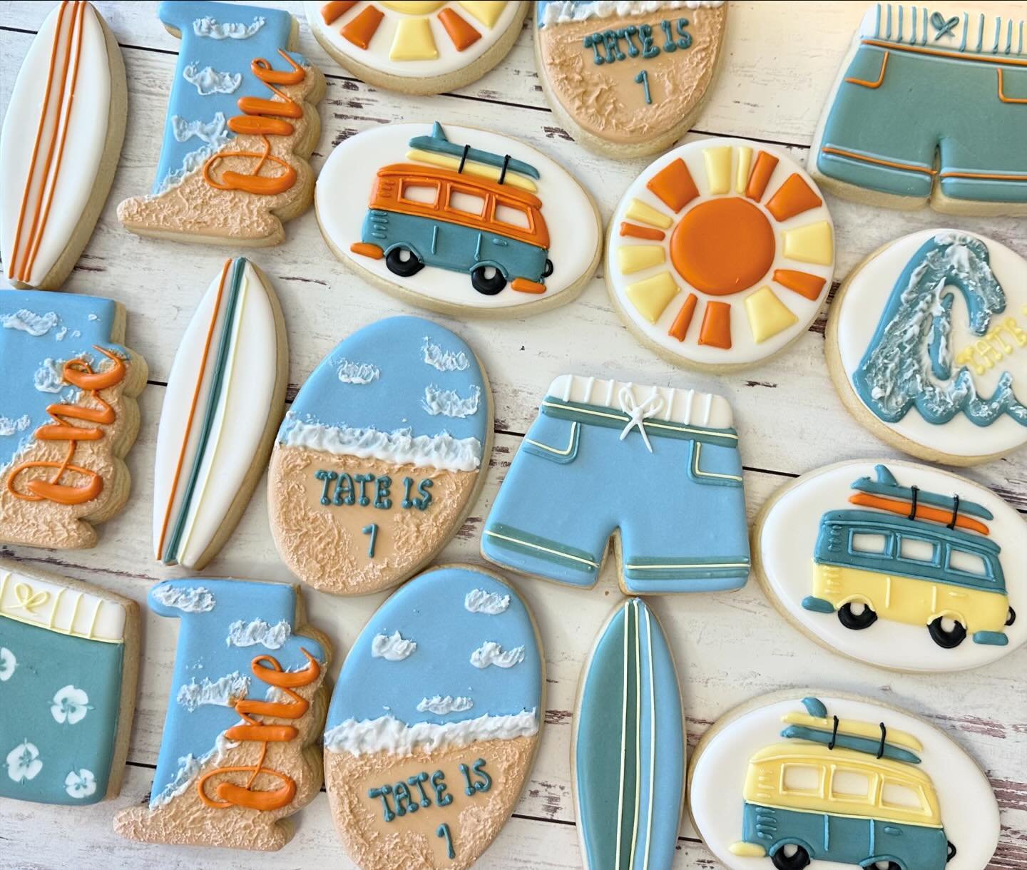 Happy 1st birthday Tate! 

#jojoscookieboutique #surfcookies #surfercookies #hayesvillenc #customcookies #partyfavors #decoratedcookies