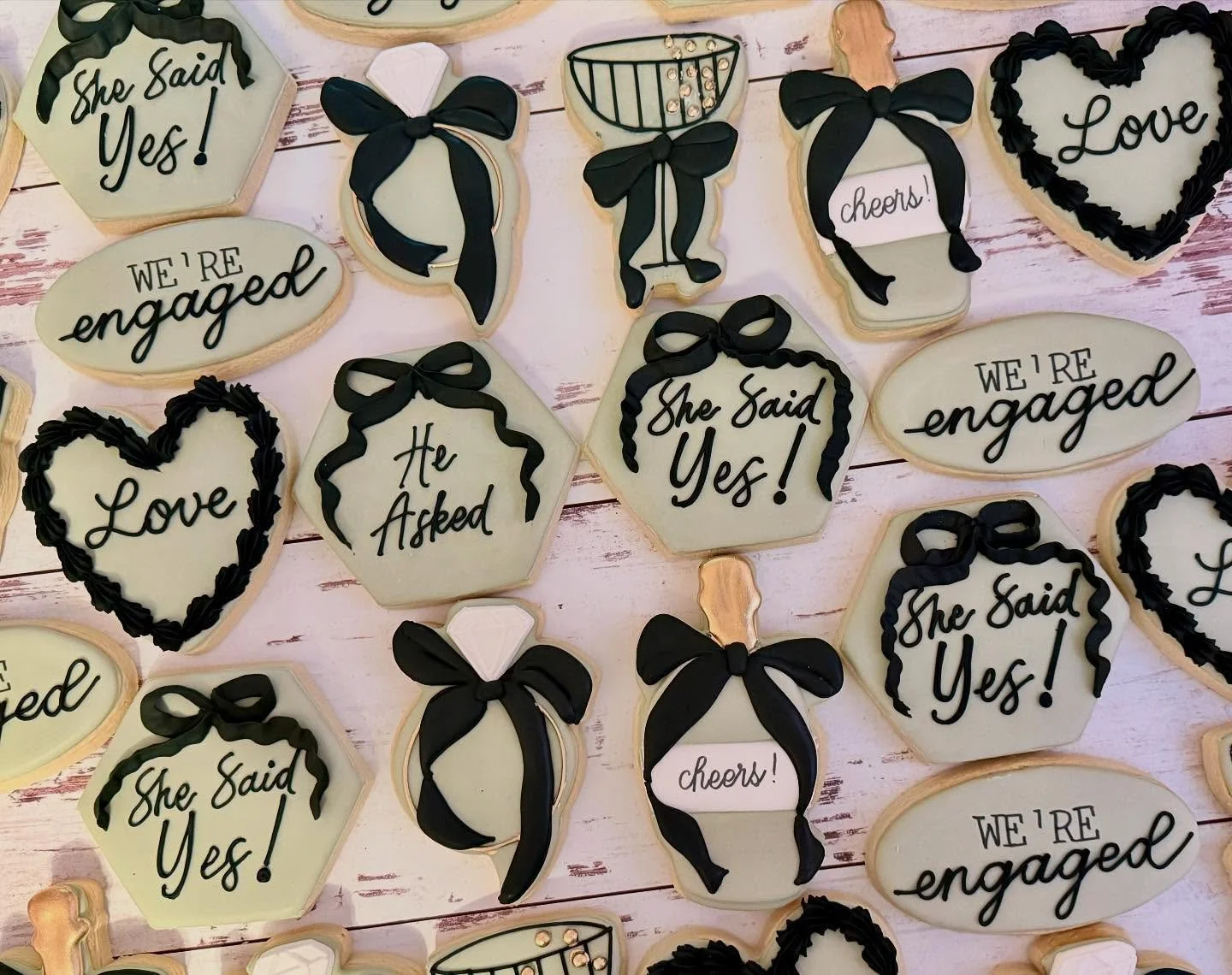 He asked. She said yes! Congratulations to a special couple on their engagement! 💍💍💍💍💍 

#engagementcookies #weddingcookies #jojoscookieboutique #blairsvillega #decoratedcookies #decoratedcookiesofinstagram